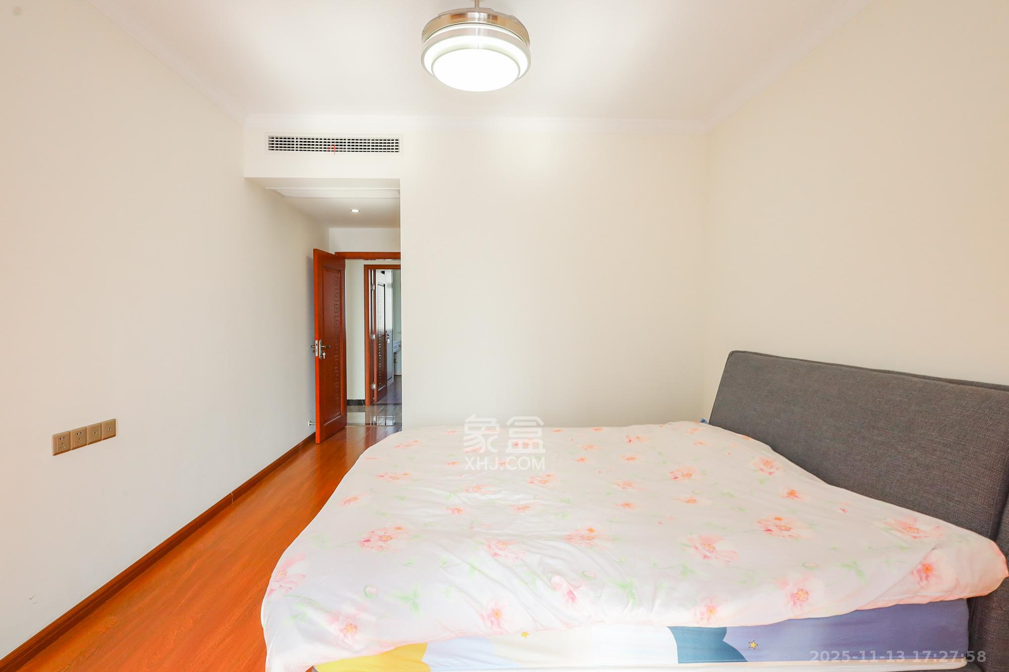 八方小区C区  1室0厅0卫    350.0万卧室