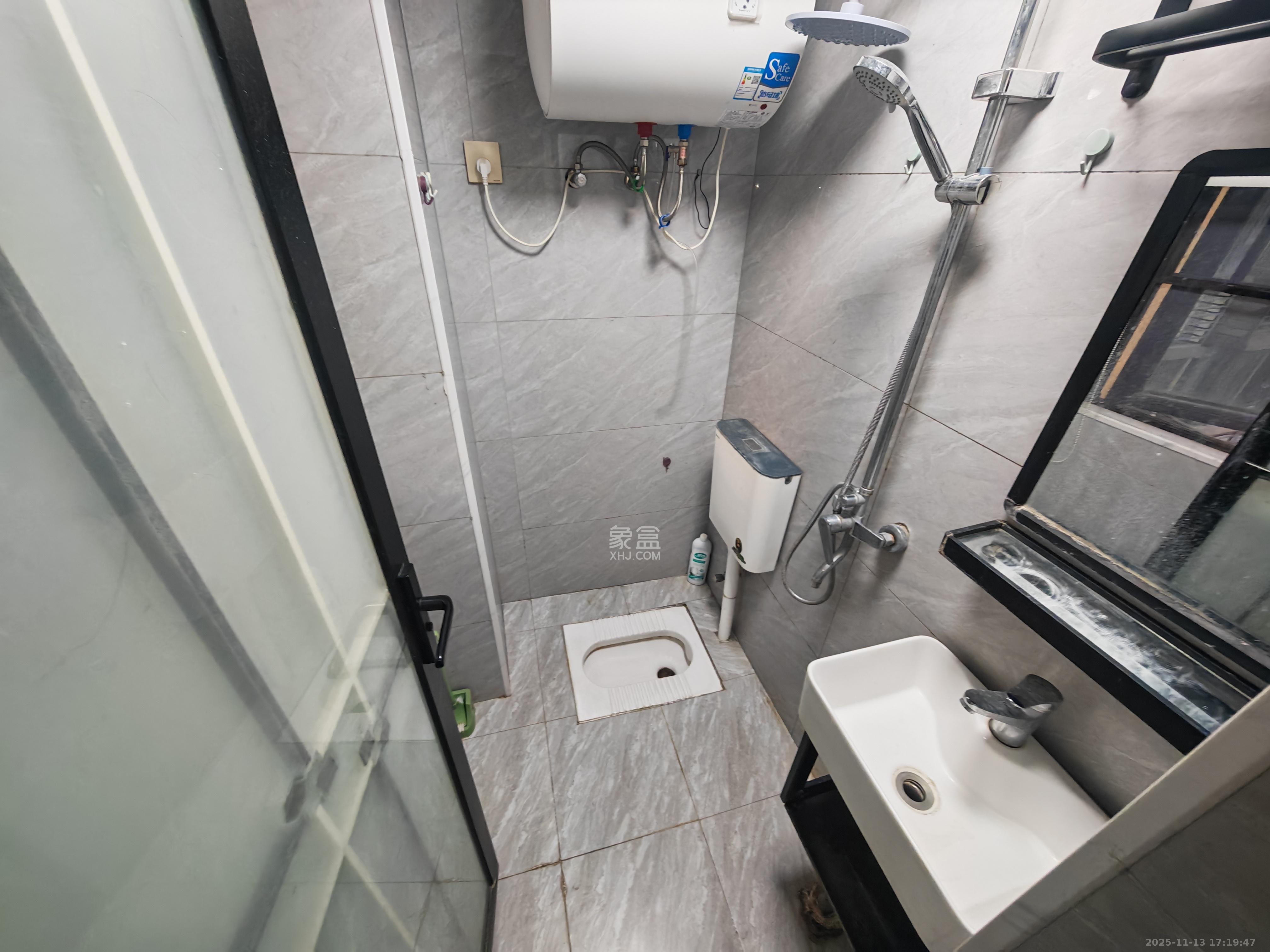 和润园三期 1室1厅1卫 1600.0元/月 和润园三期 1室1厅1卫 1600.0元/月室内图