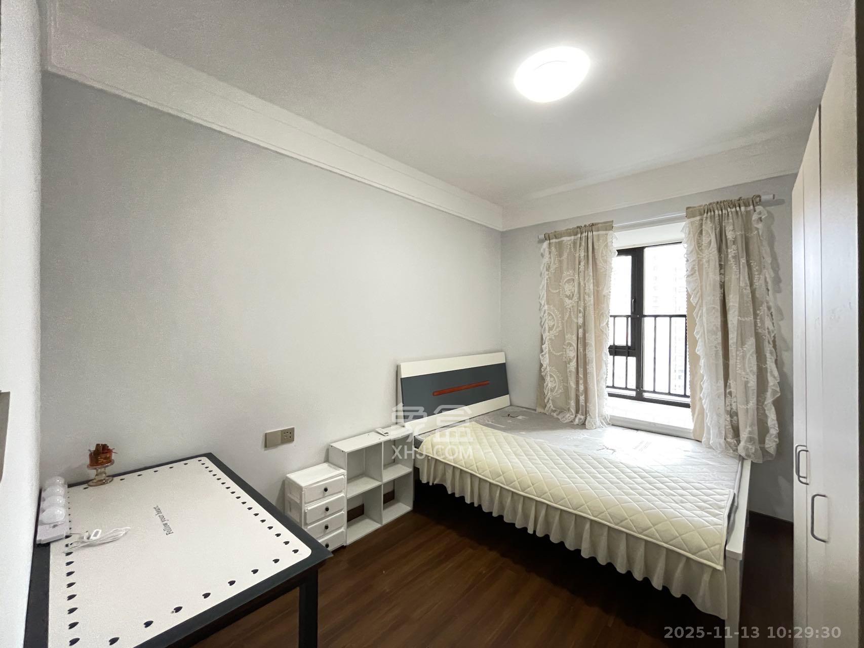 中国铁建金色蓝庭  3室2厅2卫    3200.0元/月室内图