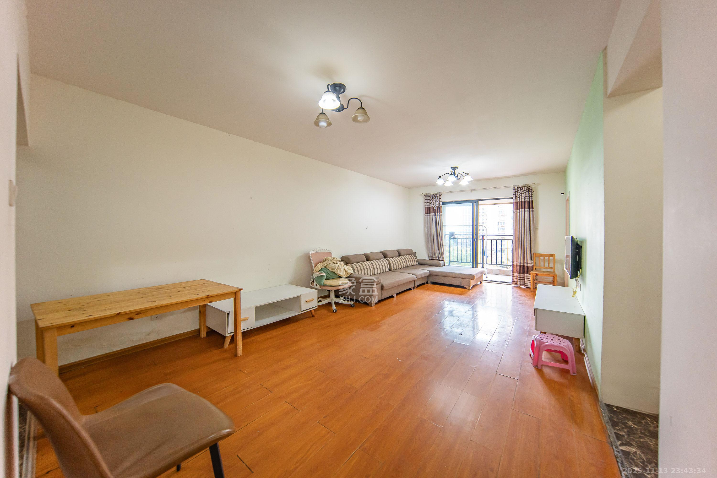 湘熙水郡(观澜海赋家园) 3室2厅1卫 100.0万 湘熙水郡(观澜海赋家园) 3室2厅1卫 100.0万客厅