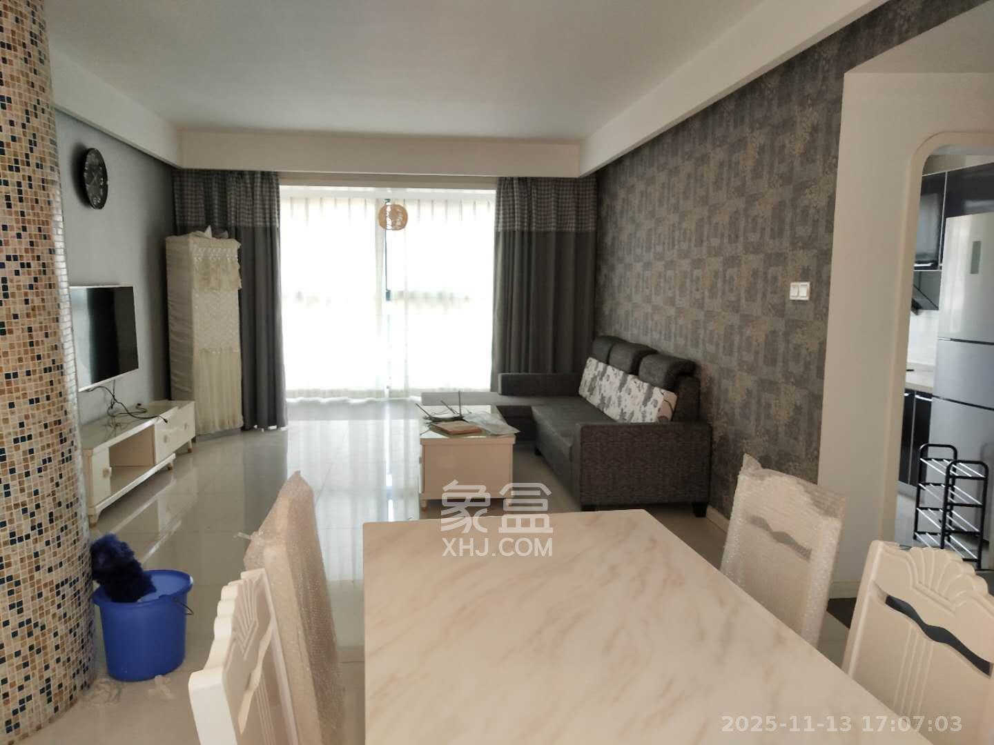 保利花园  3室2厅1卫    2200.0元/月室内图