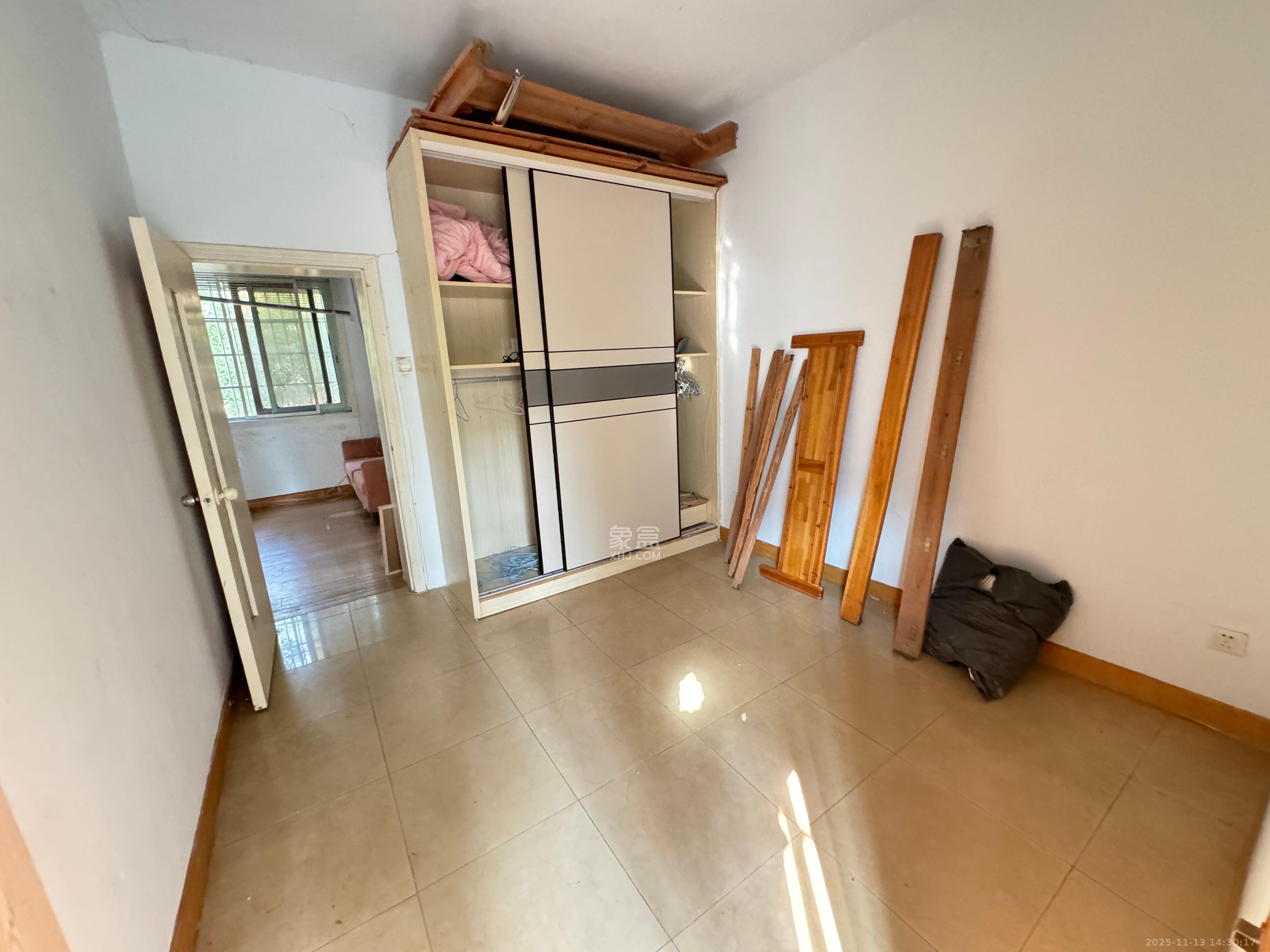 狮子山一片  2室1厅1卫    1300.0元/月室内图