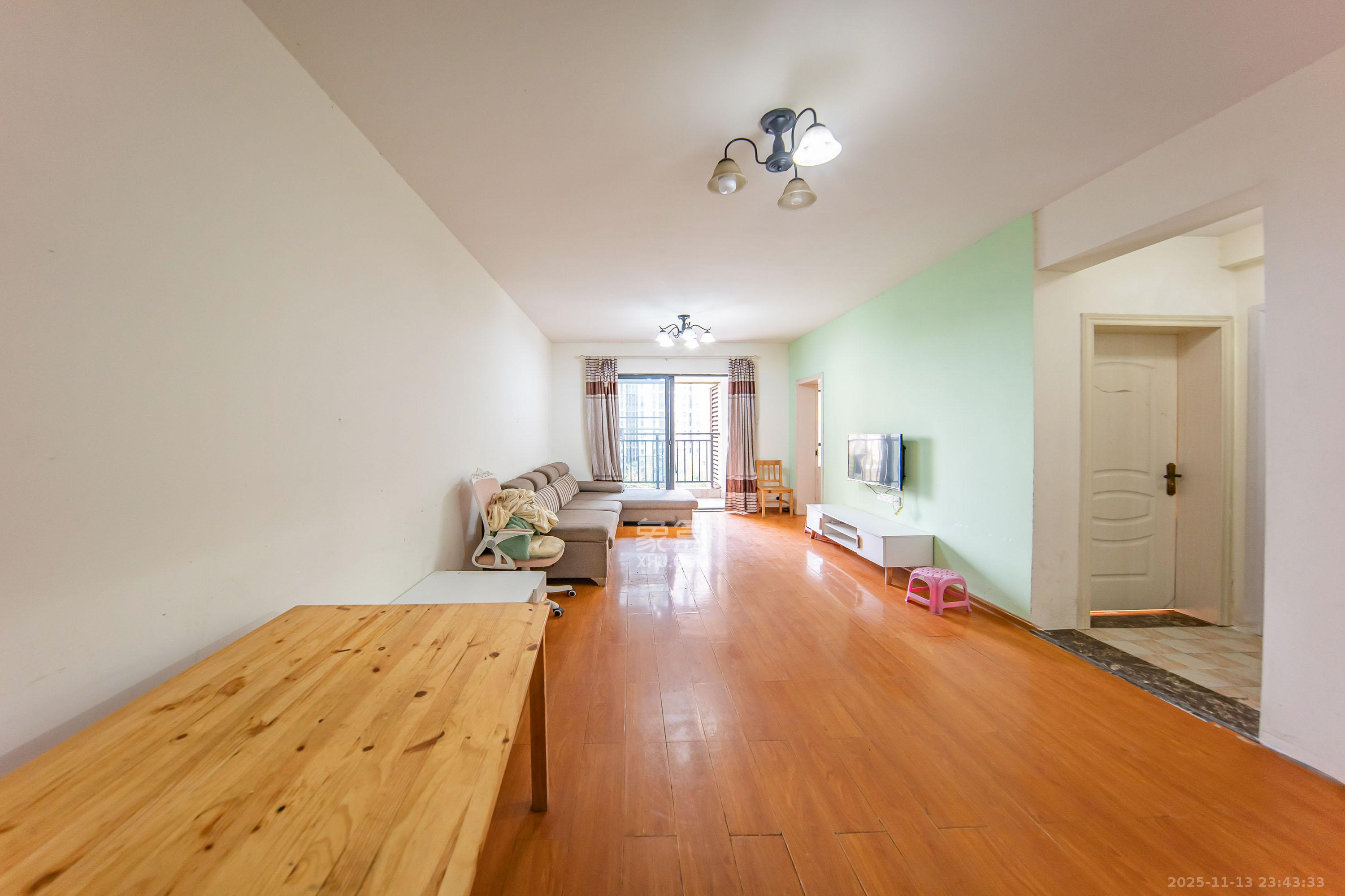 湘熙水郡(观澜海赋家园) 3室2厅1卫 100.0万 湘熙水郡(观澜海赋家园) 3室2厅1卫 100.0万客厅