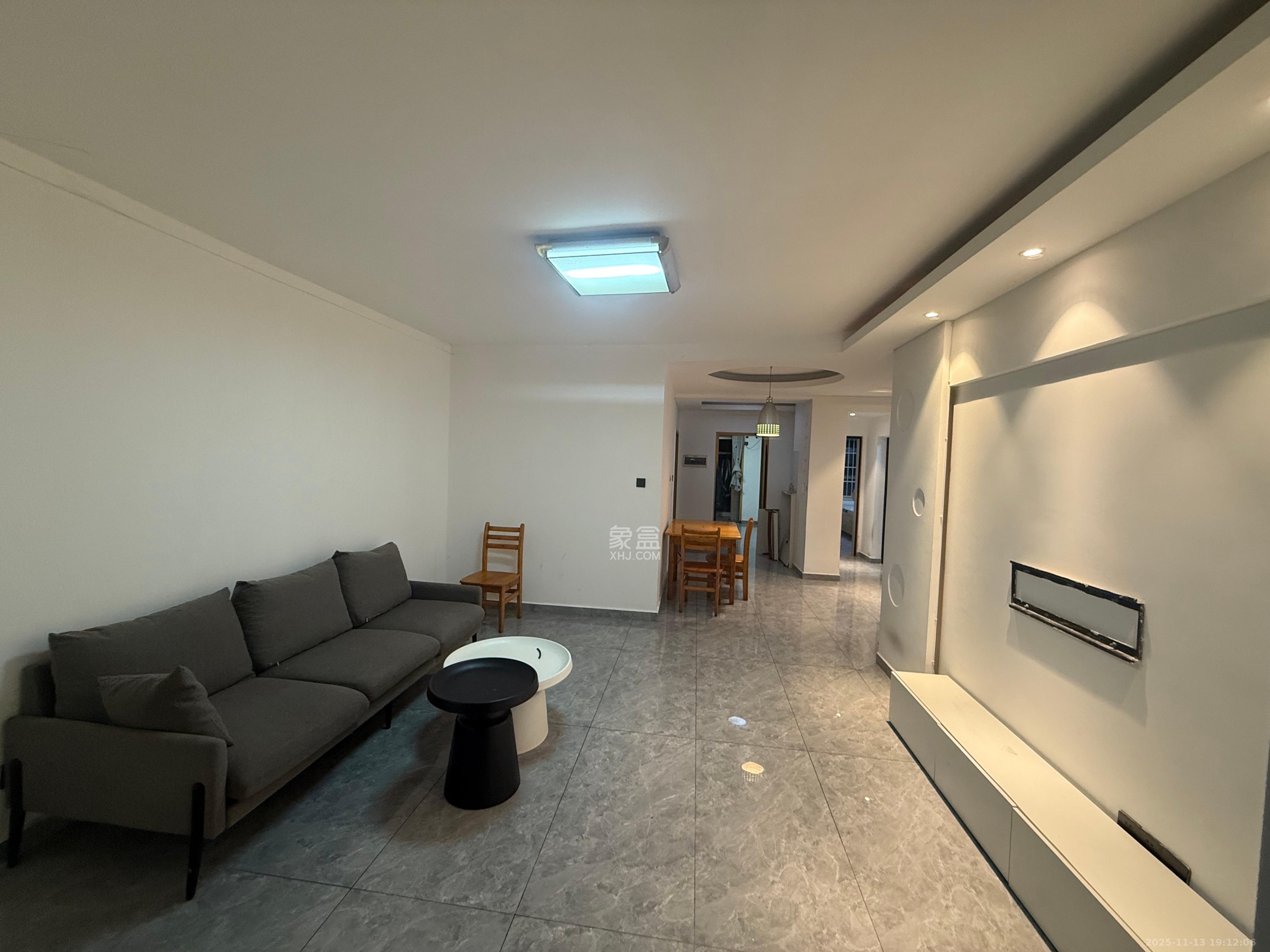 锦湘国际星城二期(锦雅苑) 3室2厅2卫 2800.0元/月 锦湘国际星城二期(锦雅苑) 3室2厅2卫 2800.0元/月室内图