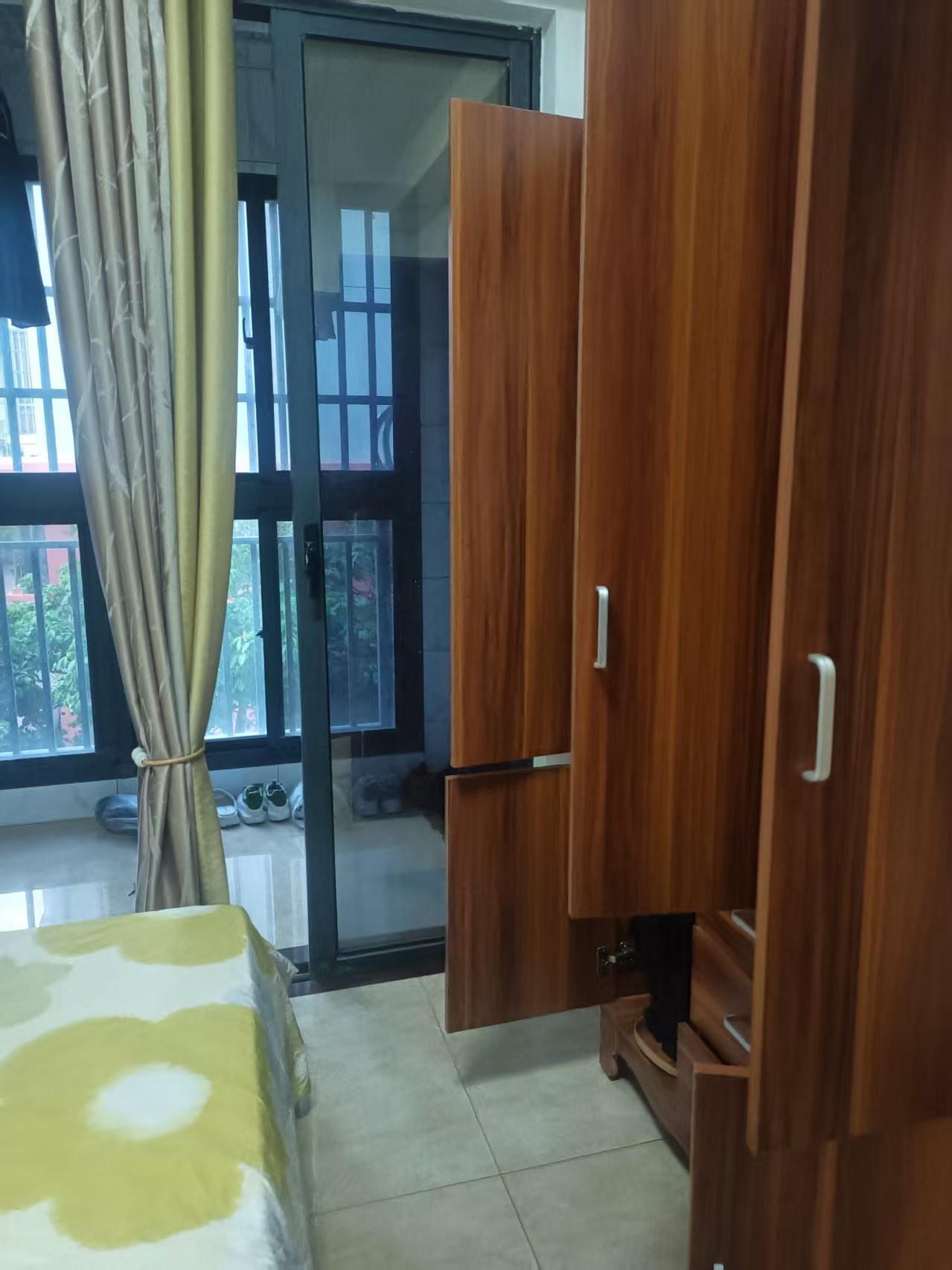 海秀天成  2室1厅1卫    2300.0元/月室内图