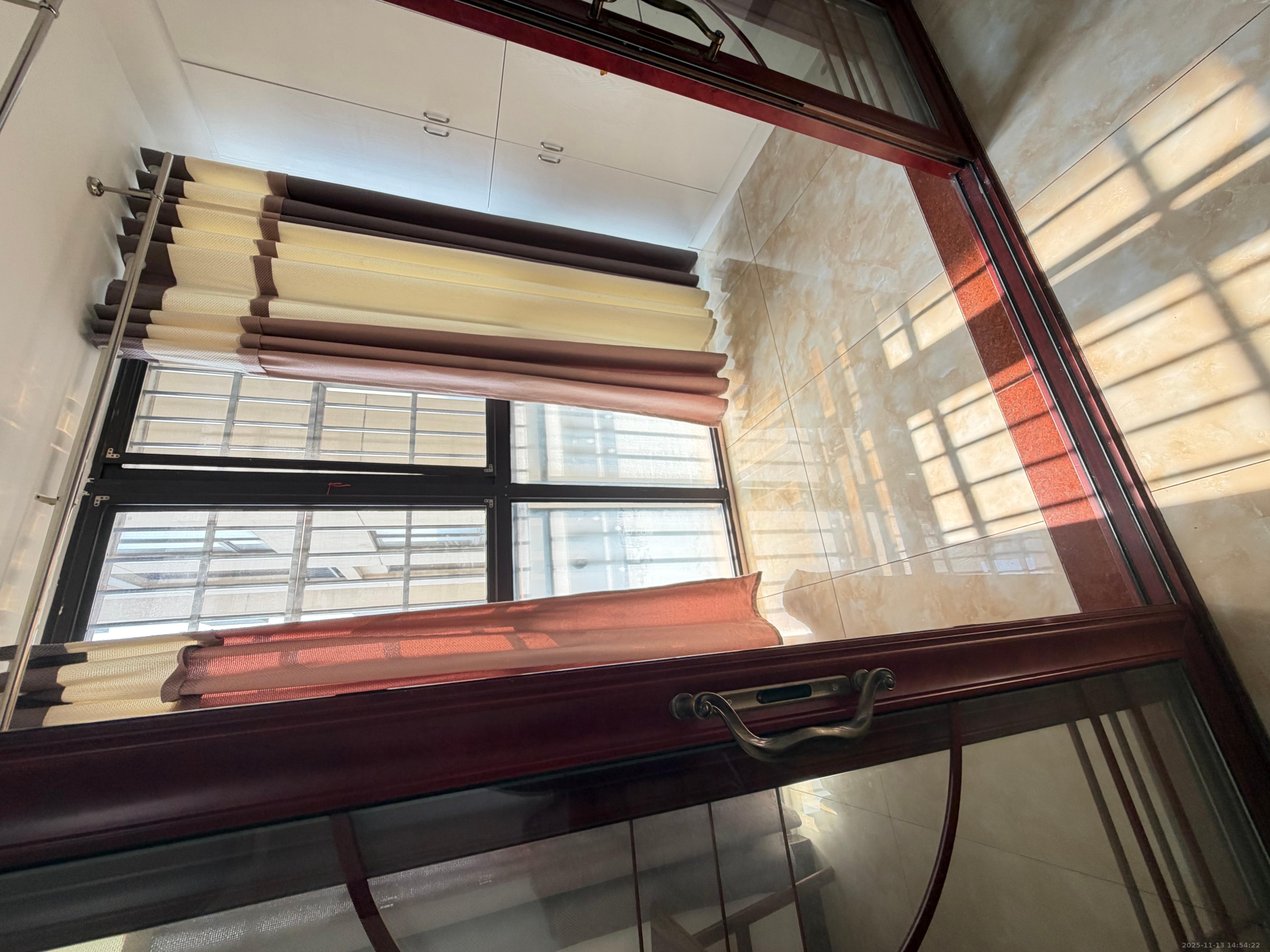 卓越蔚蓝海岸三期  3室2厅2卫    2600.0元/月室内图