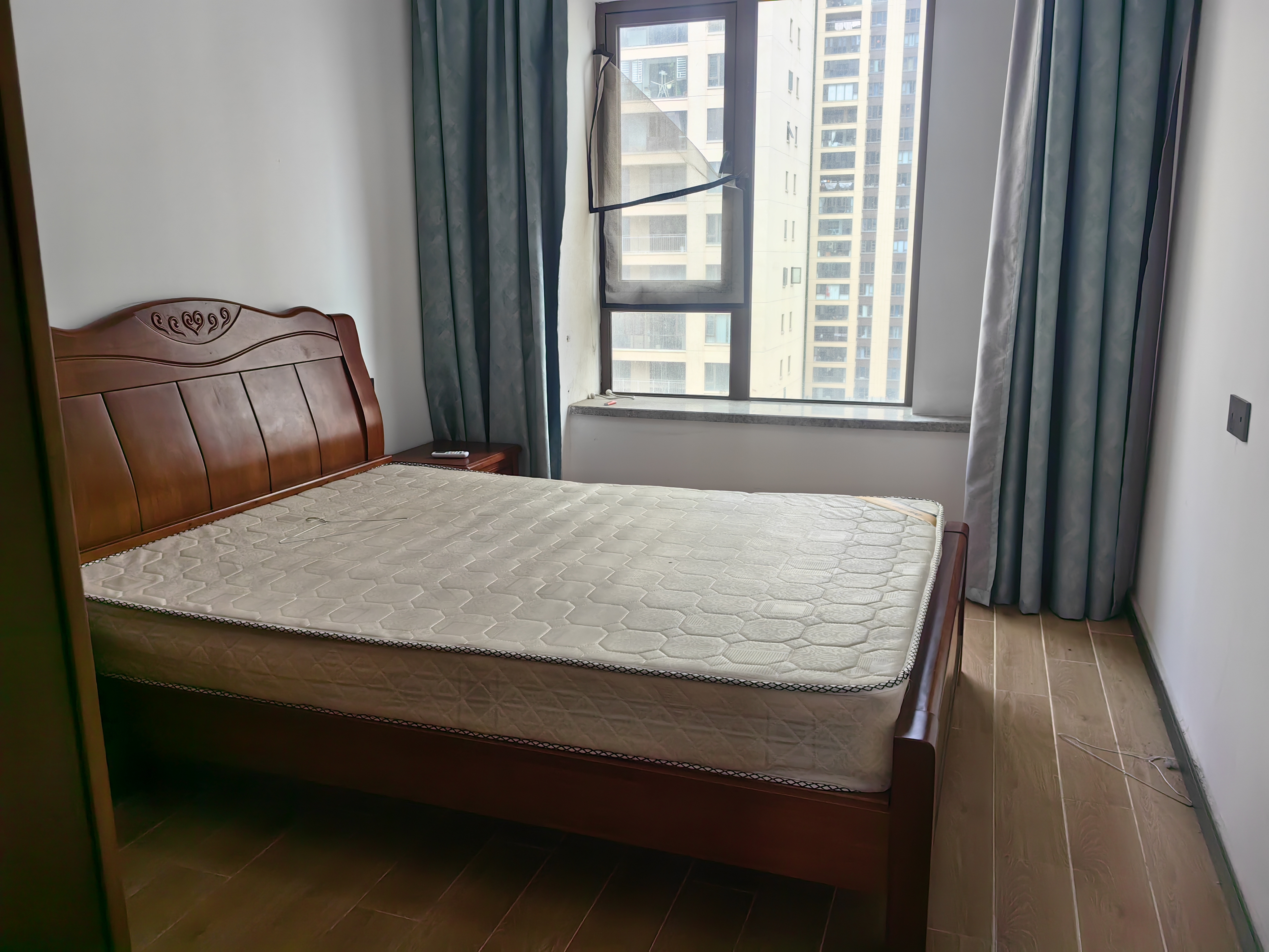 海航豪庭南苑  4室2厅2卫    5800.0元/月室内图