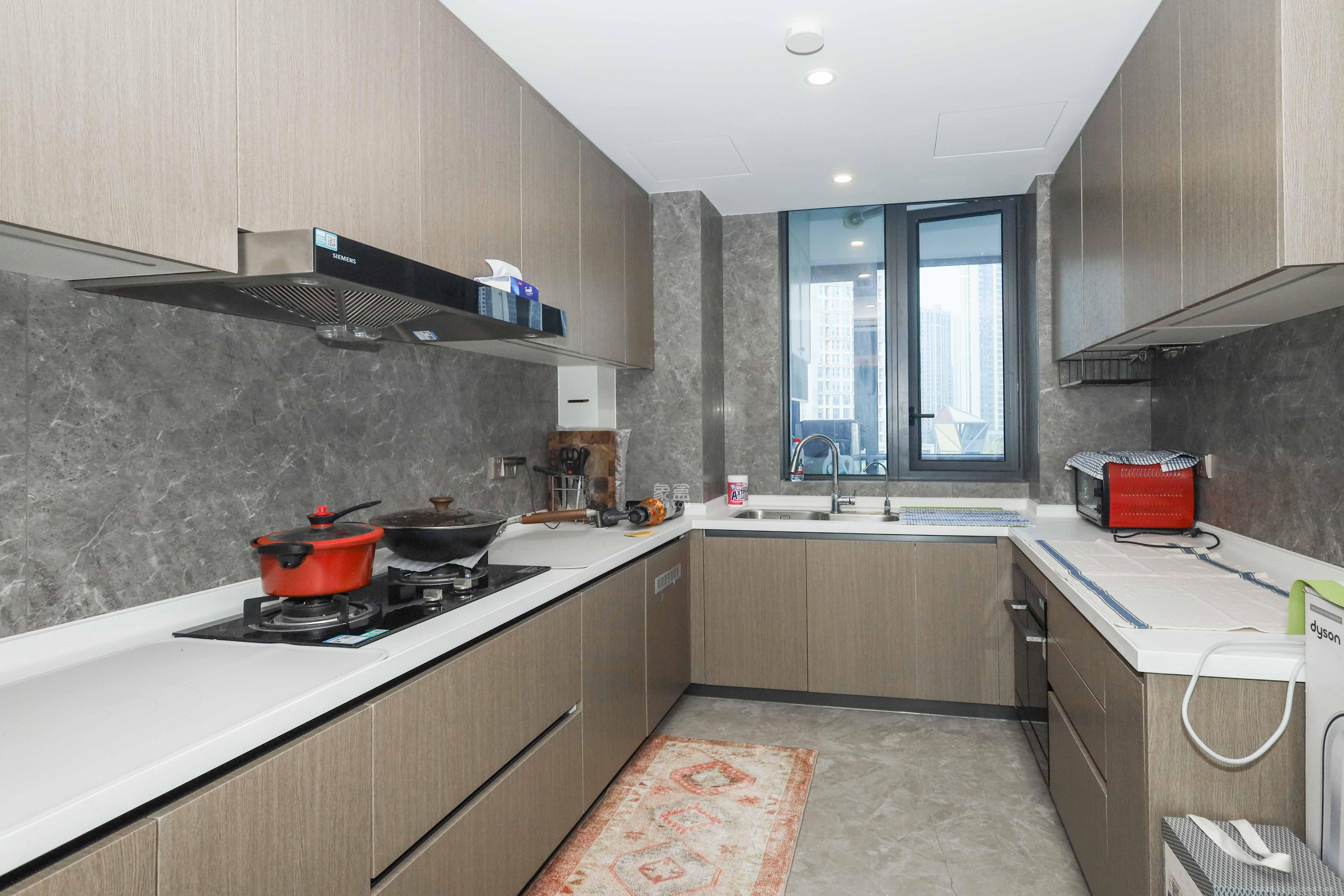 绿城招商桂语雲峯  4室2厅2卫    380.0万厨房