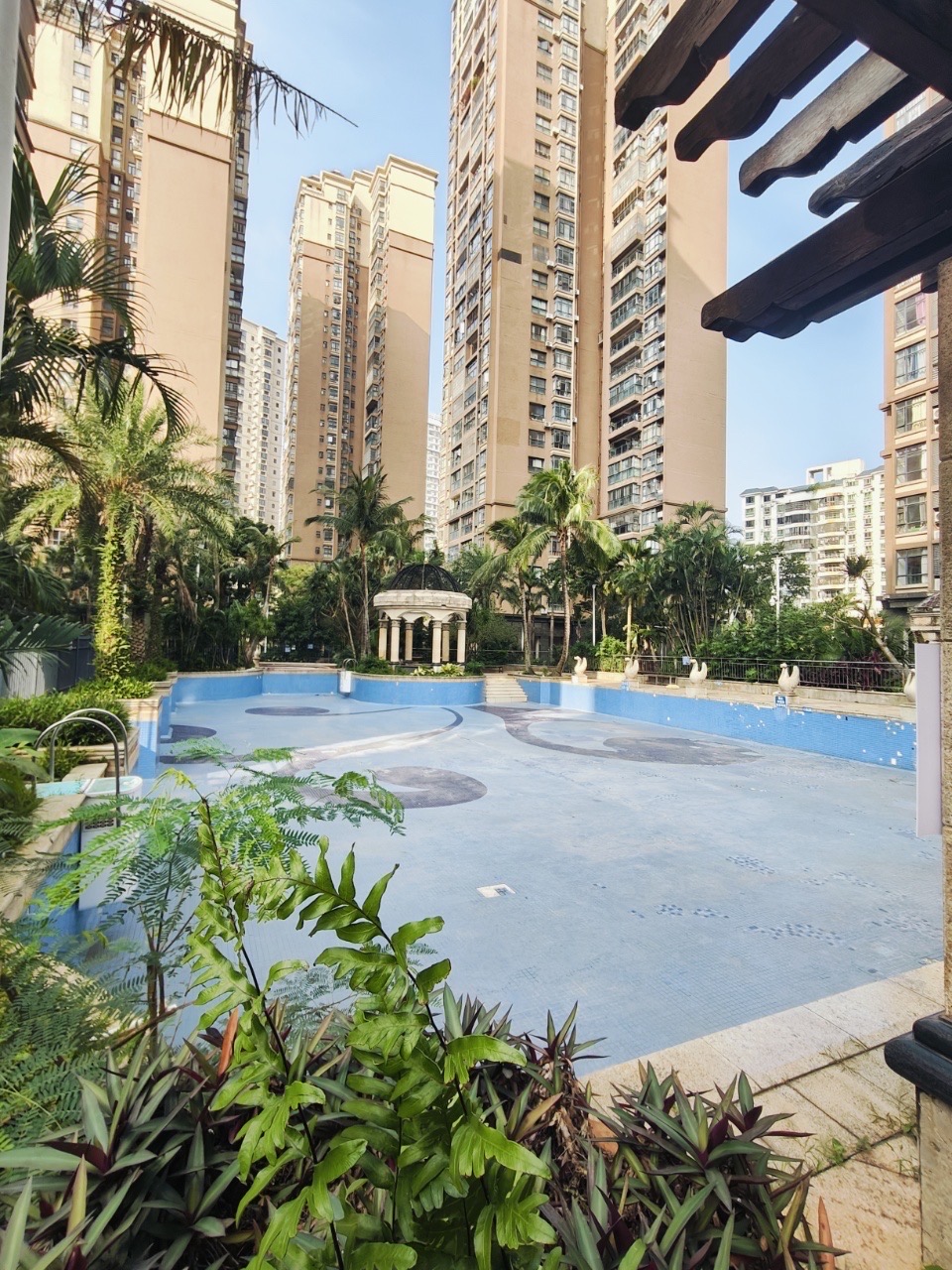 正大豪庭 1室0厅1卫 43.0万 正大豪庭 1室0厅1卫 43.0万客厅