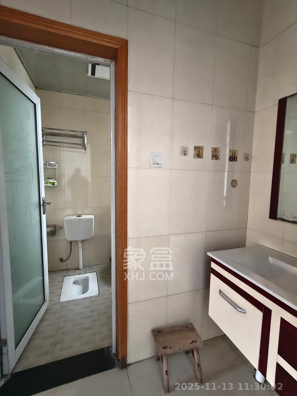 中新森林海  3室2厅2卫    1200.0元/月室内图