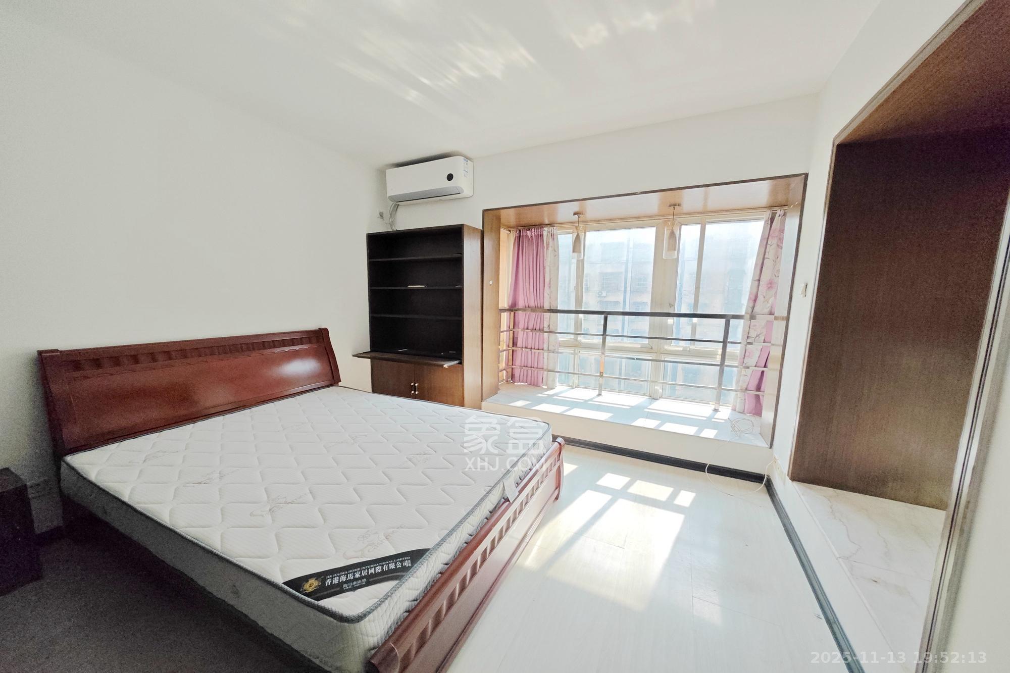 几米空间  1室1厅1卫    25.0万卧室