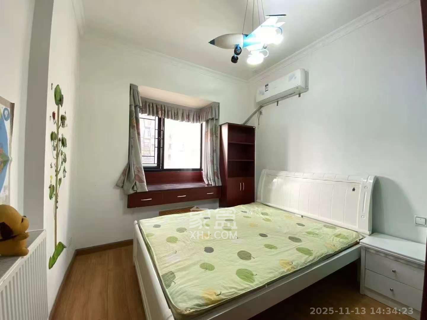 麓谷明珠  4室2厅2卫    3000.0元/月室内图