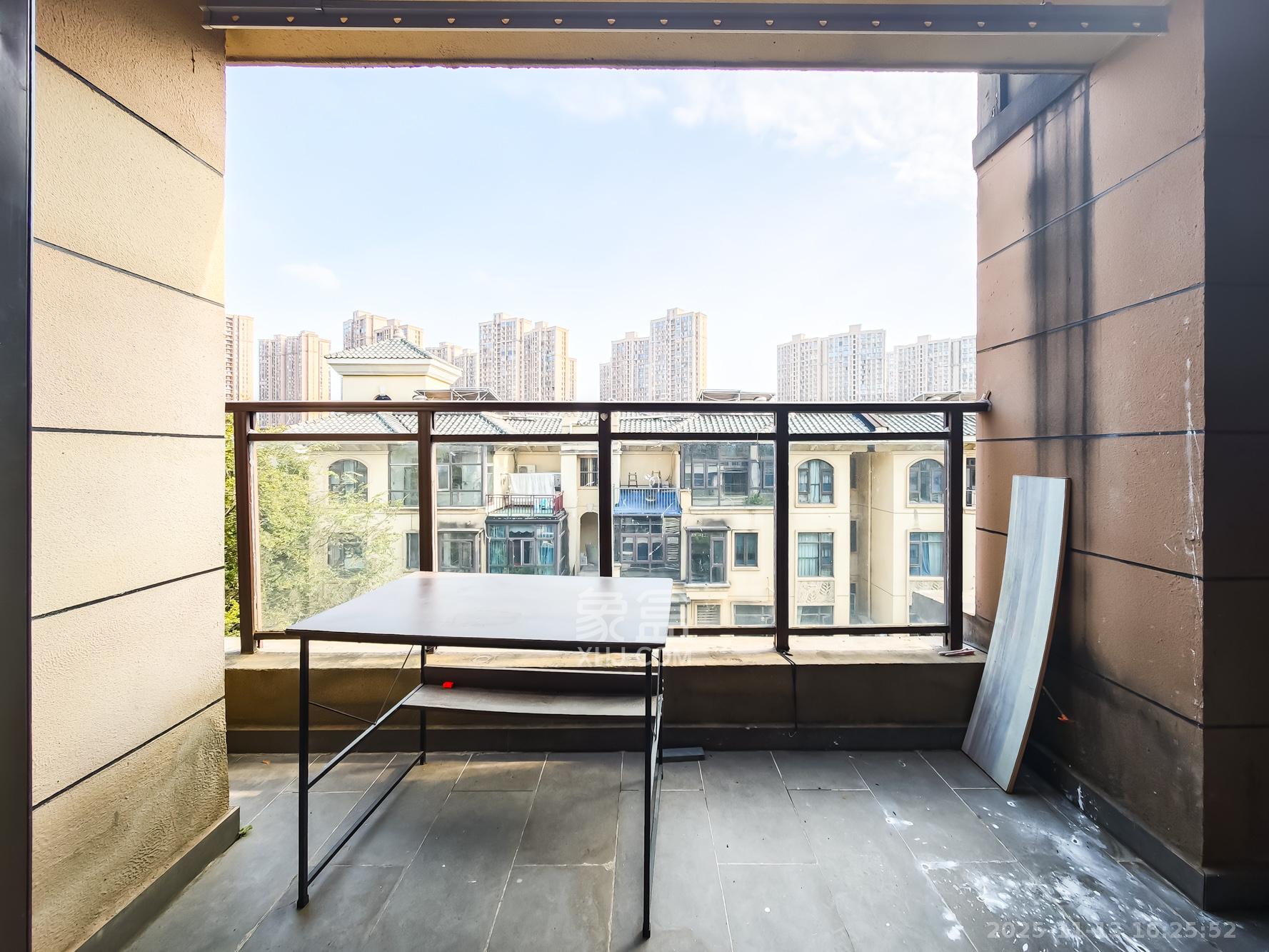 恒大御景天下城一期 3室2厅2卫 111.2万 恒大御景天下城一期 3室2厅2卫 111.2万阳台