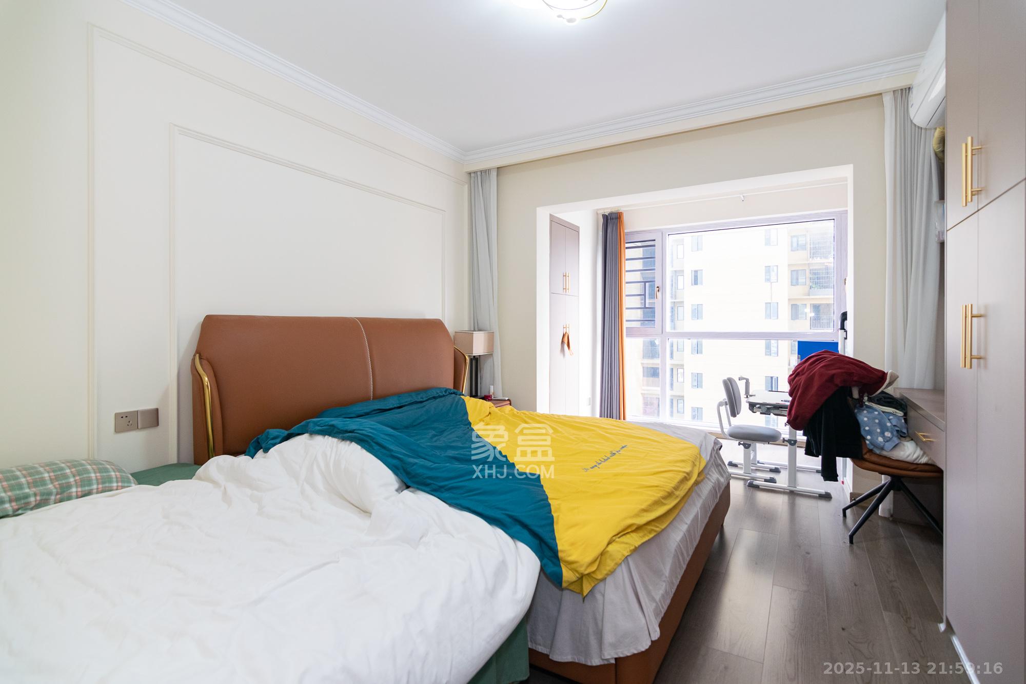 澳海澜庭 4室2厅2卫 108.0万 澳海澜庭 4室2厅2卫 108.0万卧室