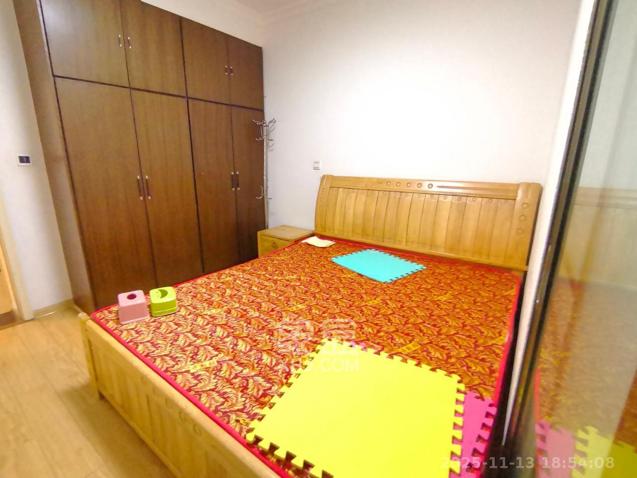 中南汽车世界  1室0厅0卫    1300.0元/月室内图