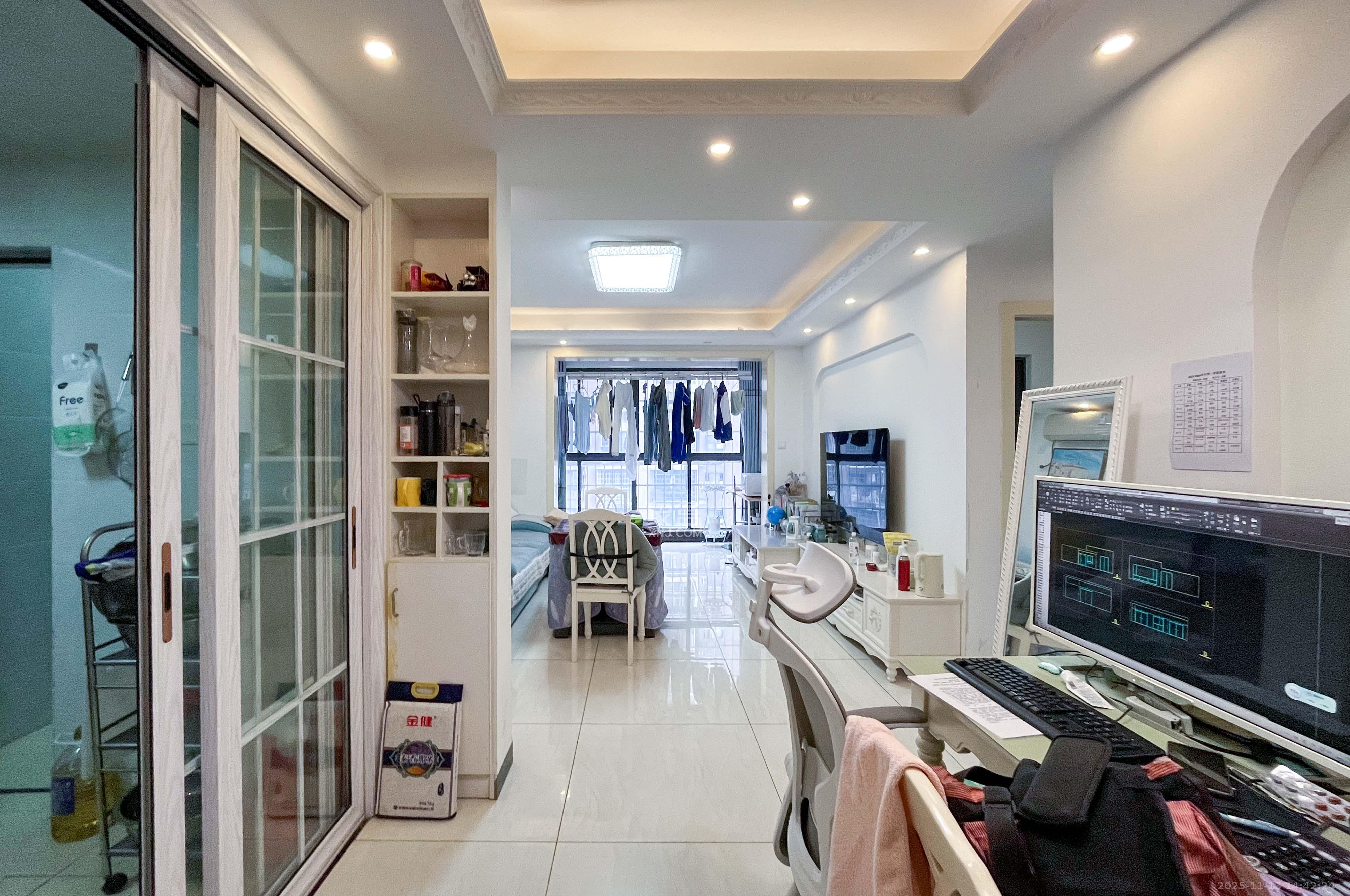 望兴景园二期（望兴西西里）  2室2厅1卫    68.0万客厅