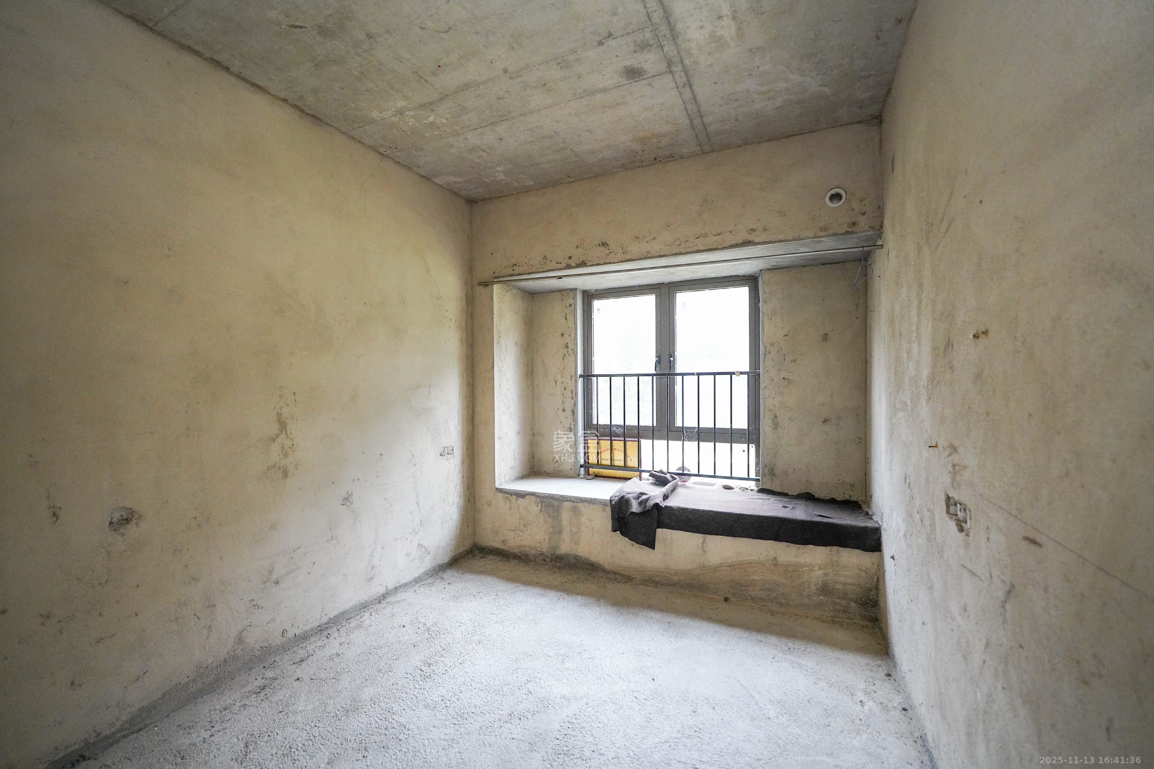 碧桂园公园壹号(凯怡茗苑) 3室2厅2卫 65.0万 碧桂园公园壹号(凯怡茗苑) 3室2厅2卫 65.0万卧室