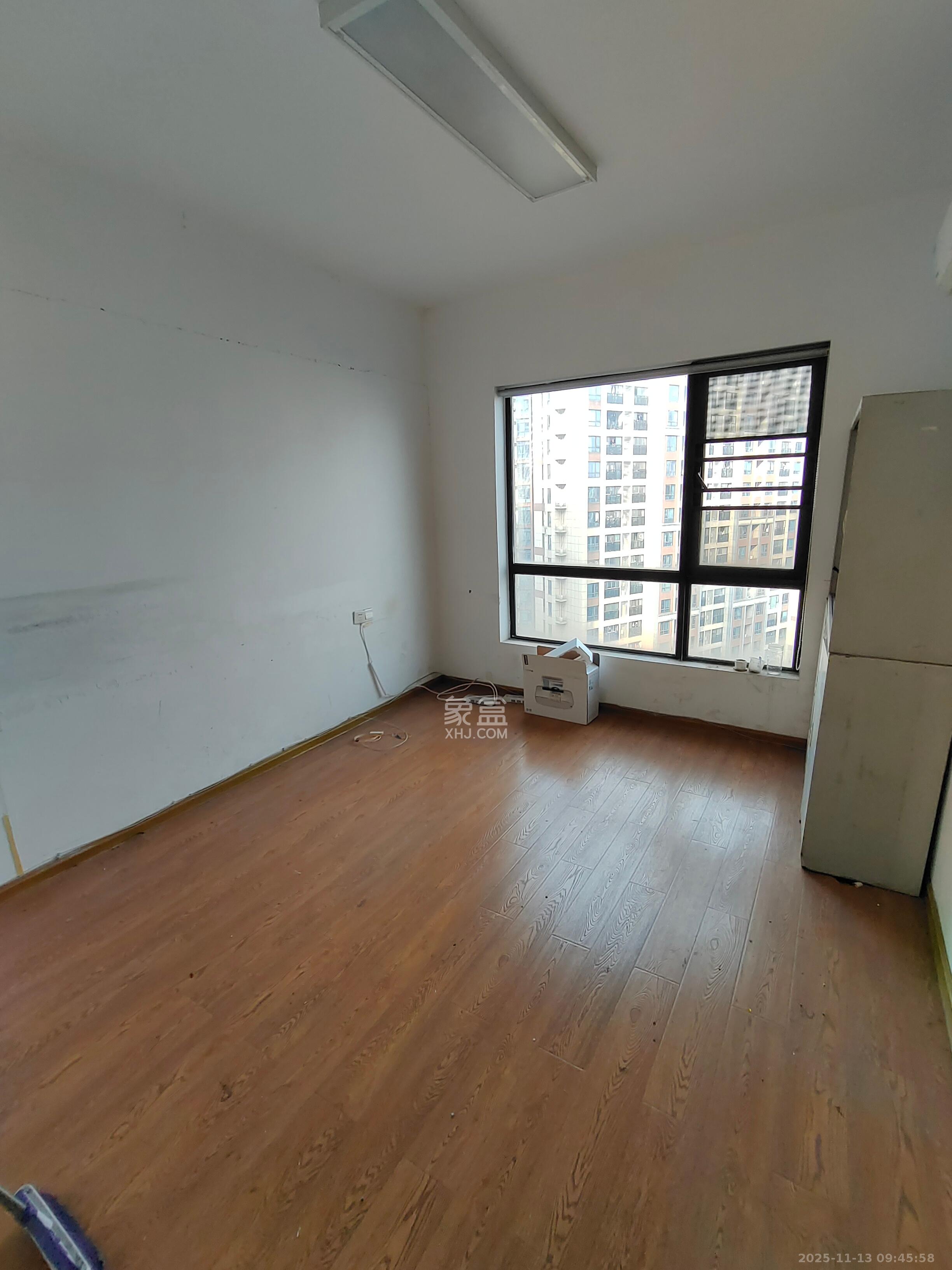 达美D6区 4室1厅2卫 3900.0元/月 达美D6区 4室1厅2卫 3900.0元/月室内图