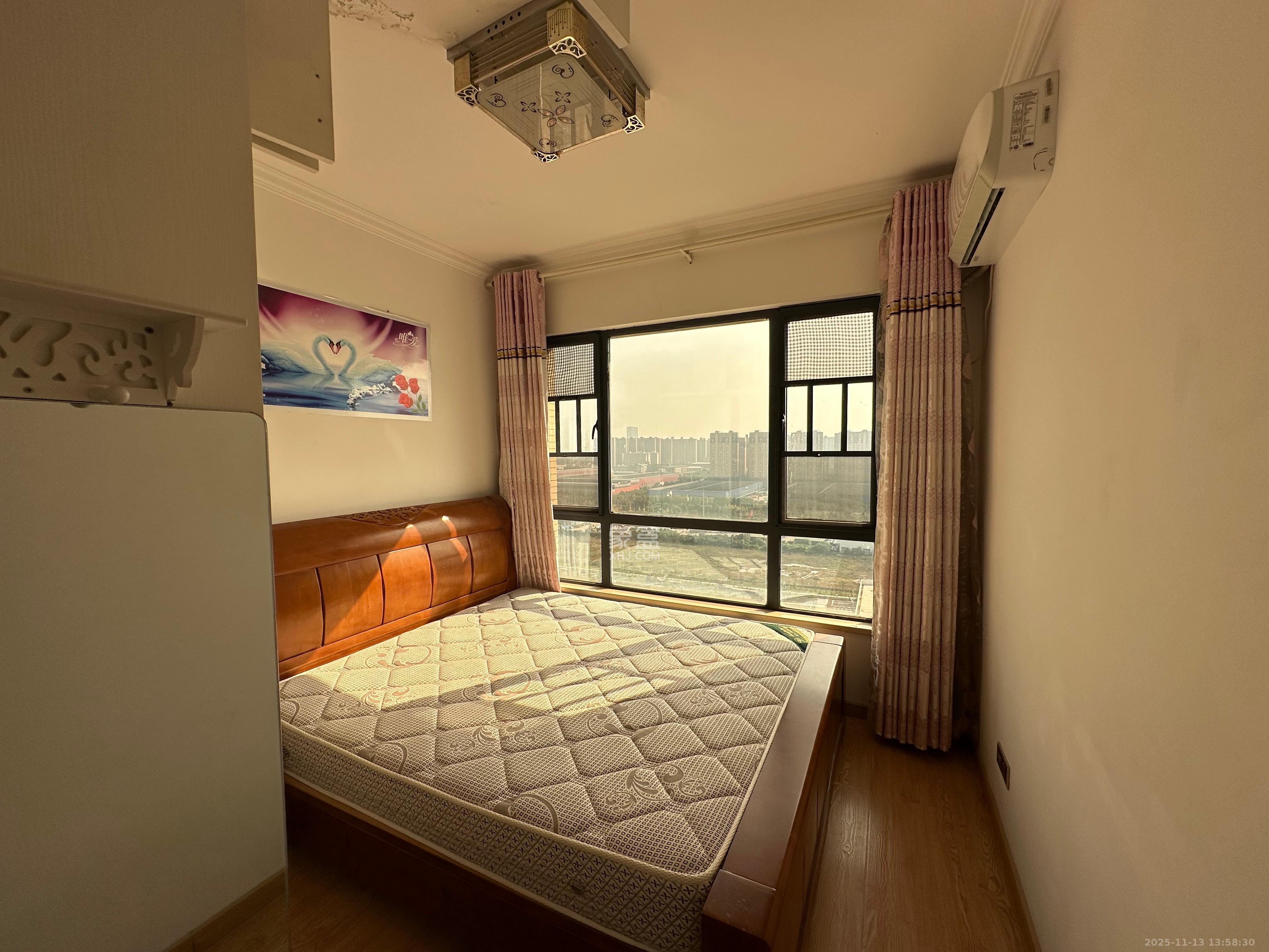 深业睿城  2室2厅1卫    1800.0元/月室内图