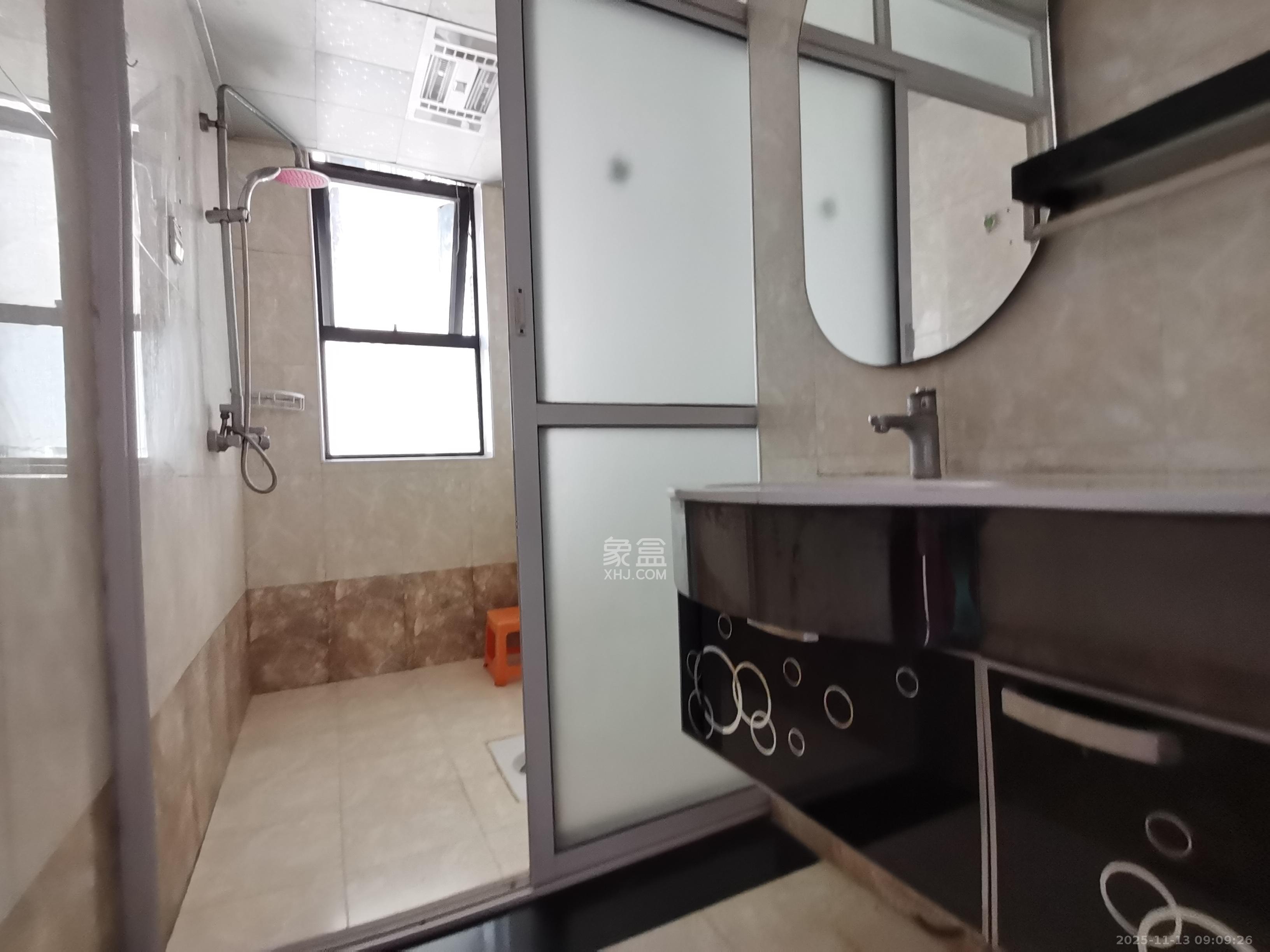 莱茵城 3室2厅1卫 2100.0元/月 莱茵城 3室2厅1卫 2100.0元/月室内图