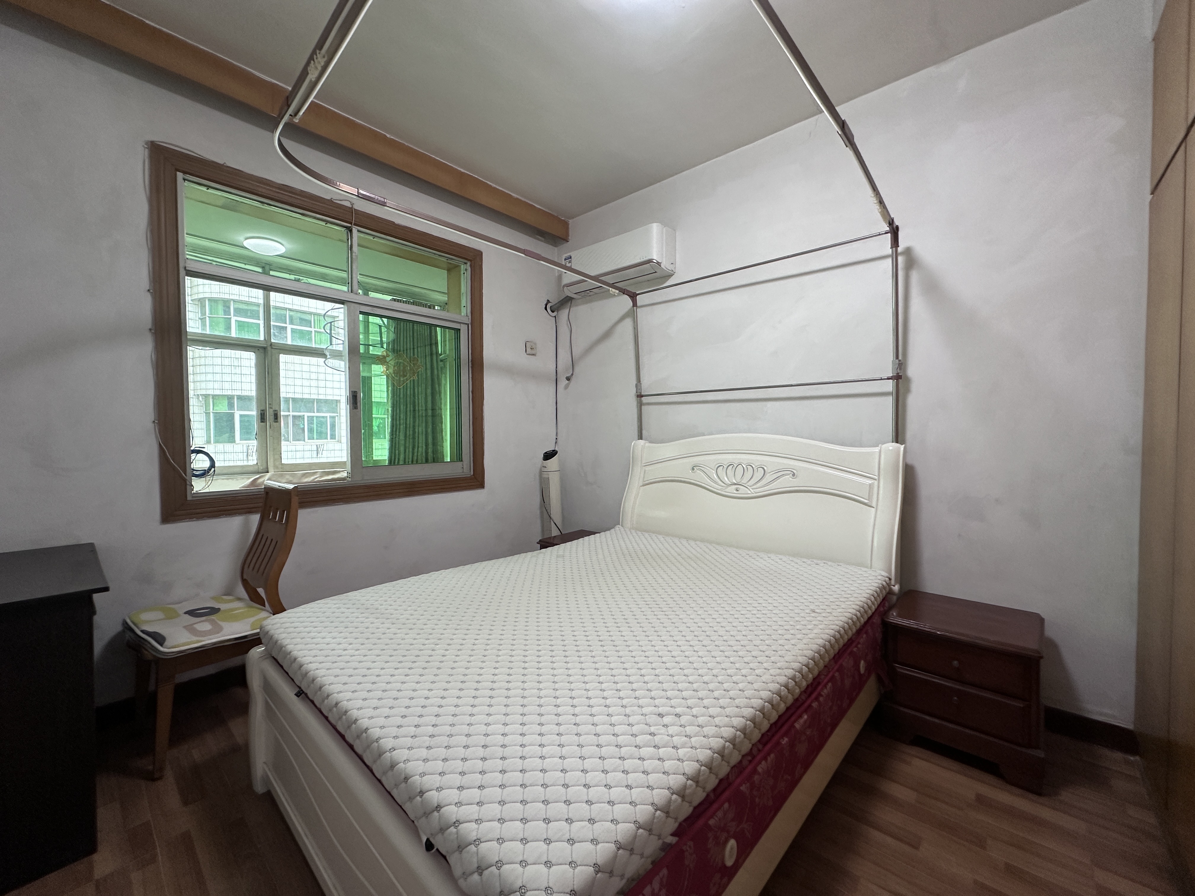 金雁大厦 2室1厅1卫 1300.0元/月 金雁大厦 2室1厅1卫 1300.0元/月室内图