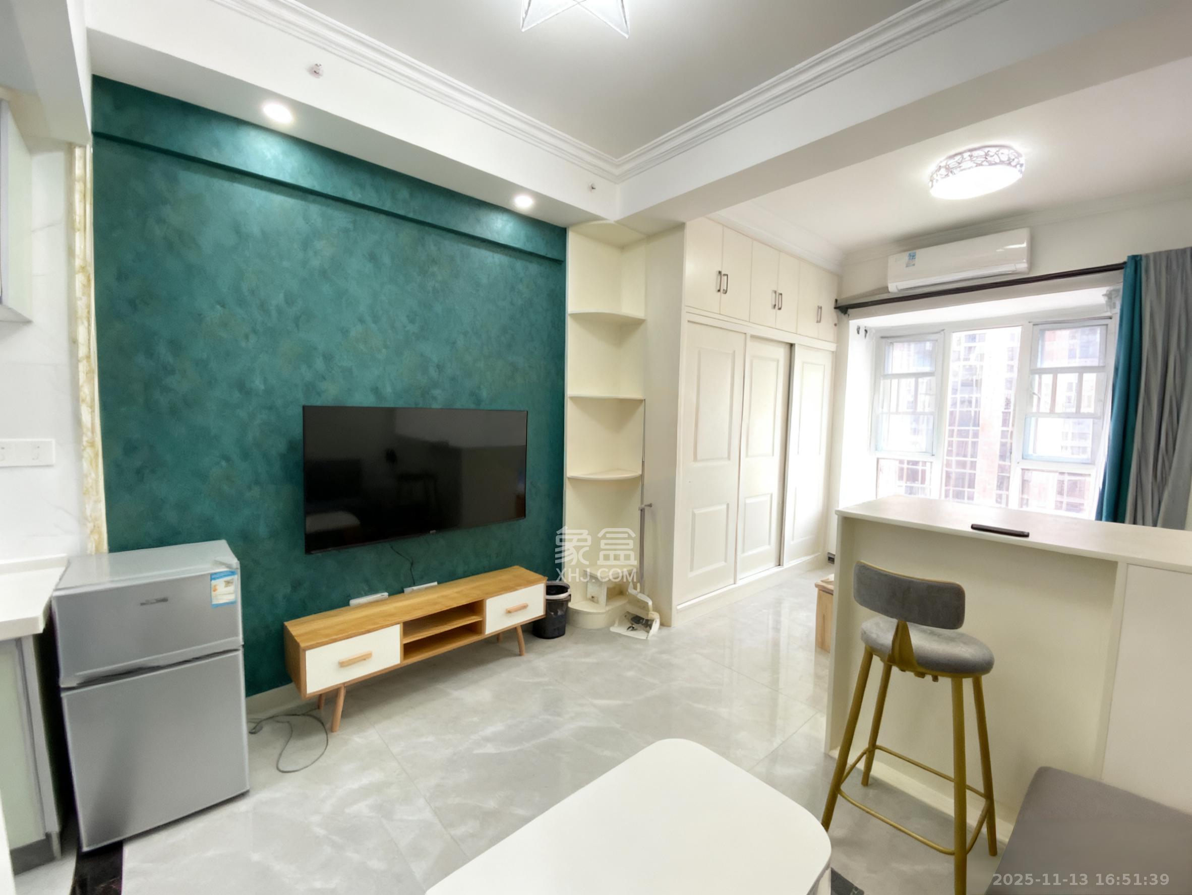 芙蓉万国城MOMA（卓越汇富苑）  1室1厅1卫    1400.0元/月室内图