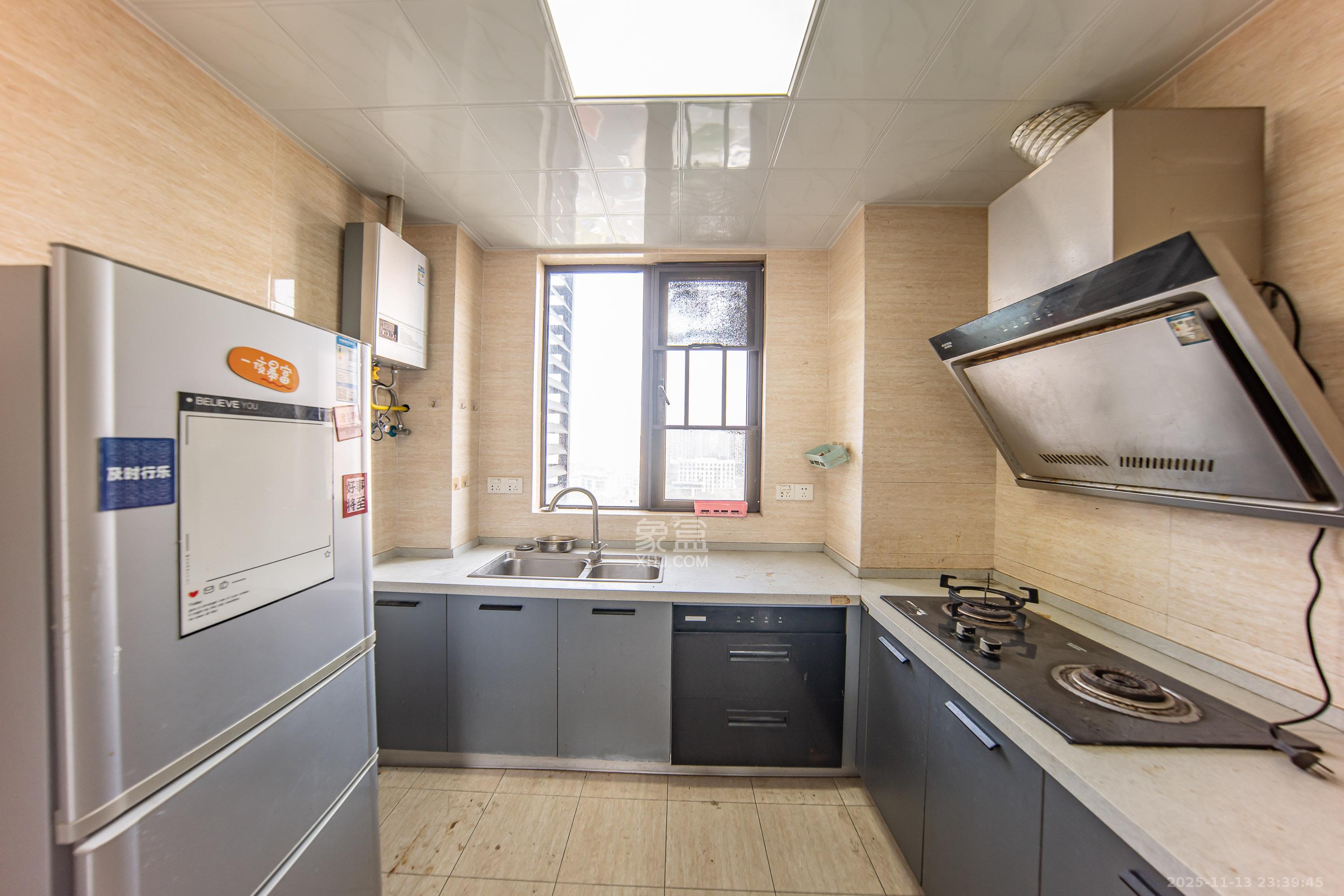 北大资源理想家园 4室2厅2卫 125.0万 北大资源理想家园 4室2厅2卫 125.0万厨房