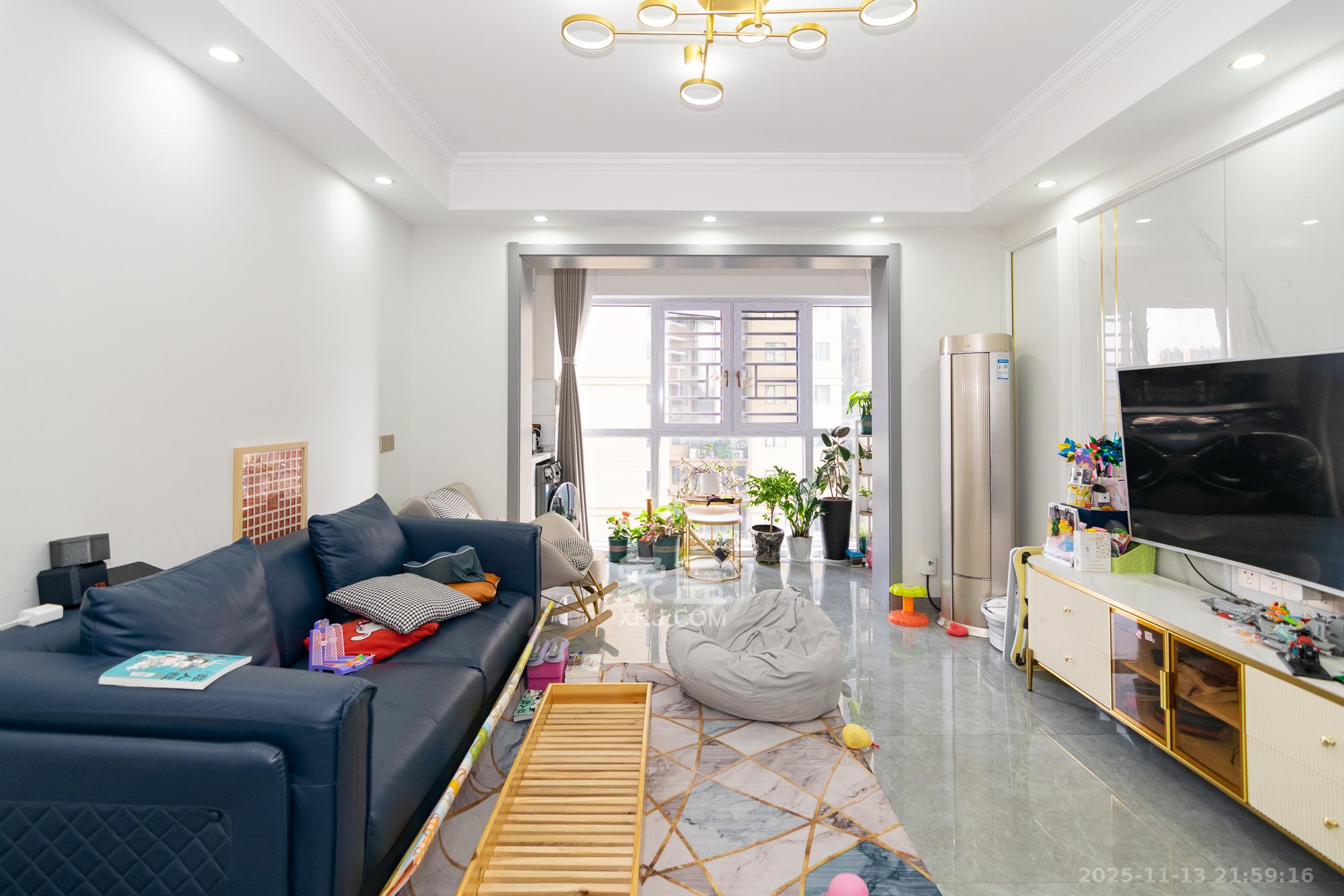 澳海澜庭 4室2厅2卫 108.0万 澳海澜庭 4室2厅2卫 108.0万客厅