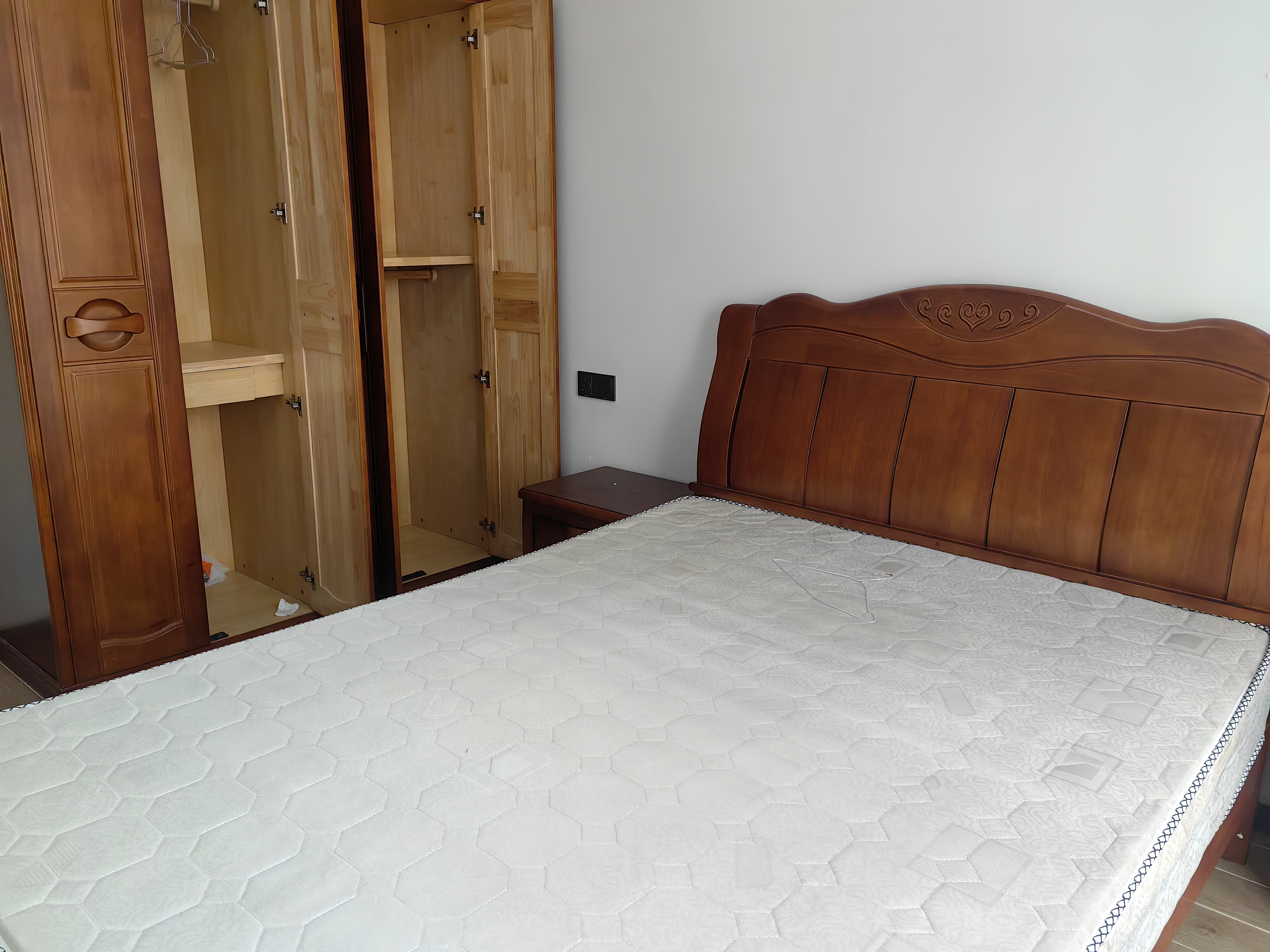 海航豪庭南苑 4室2厅2卫 5800.0元/月 海航豪庭南苑 4室2厅2卫 5800.0元/月室内图