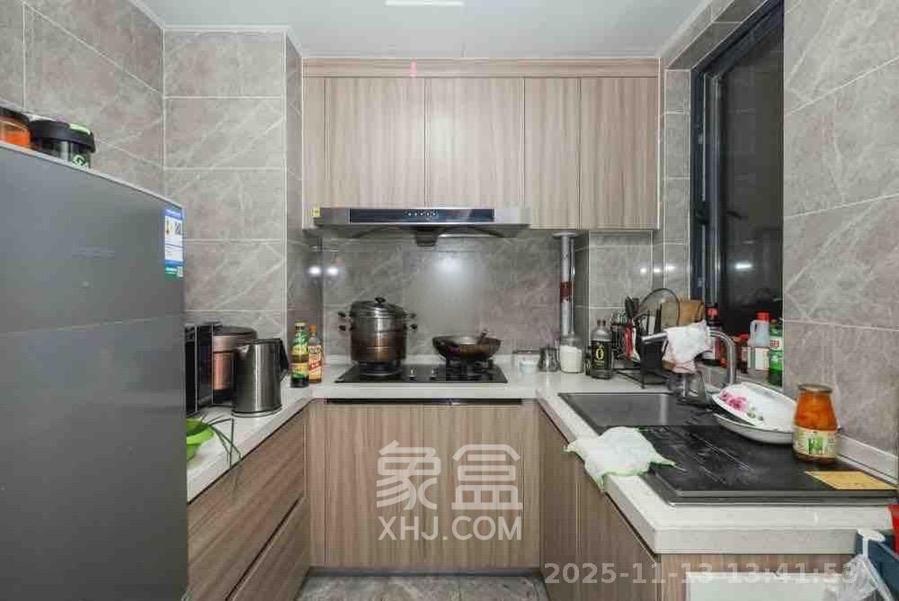 南山梅溪一方  3室2厅2卫    2800.0元/月室内图