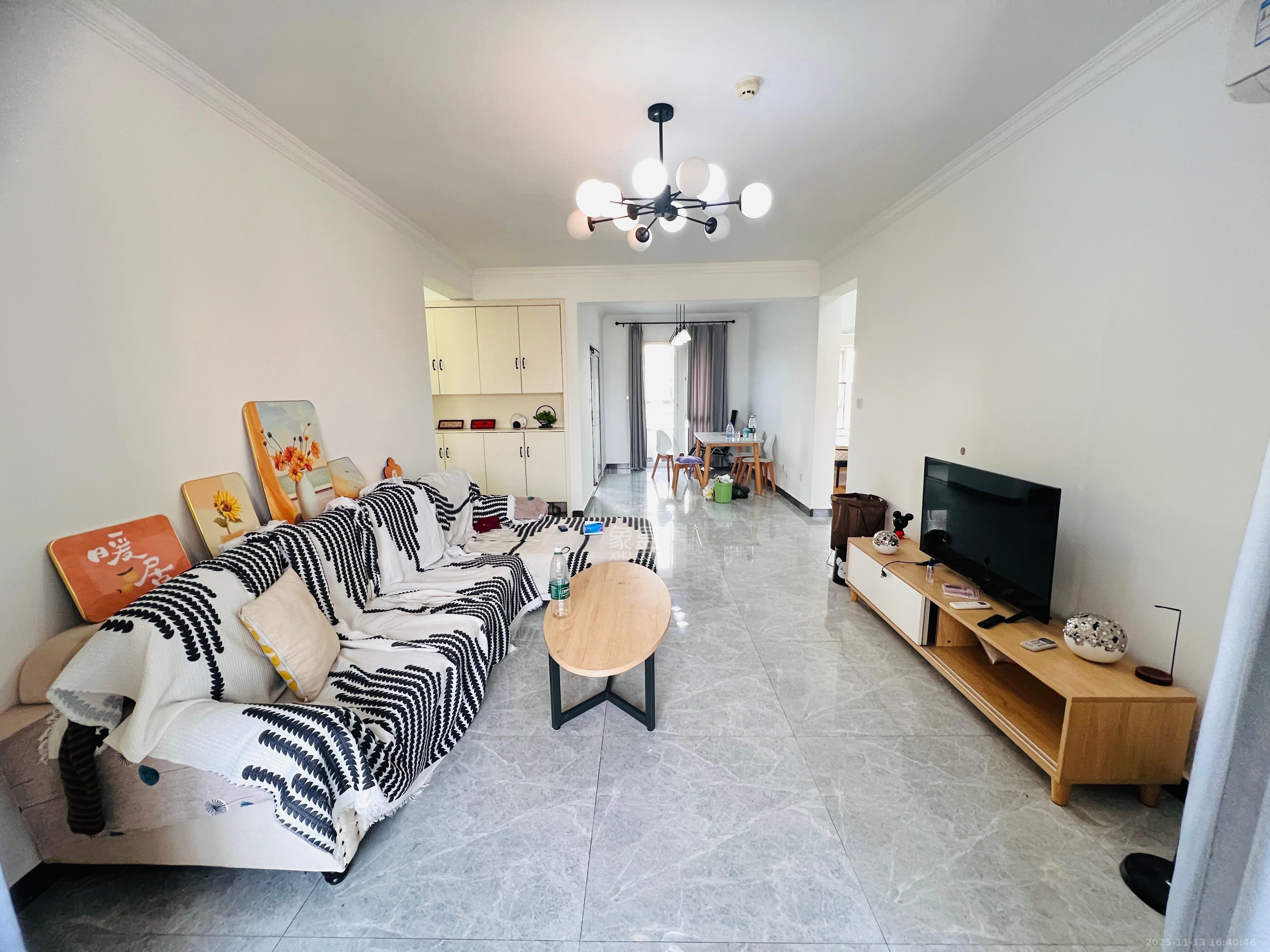 金地格林公馆  3室2厅2卫    3200.0元/月