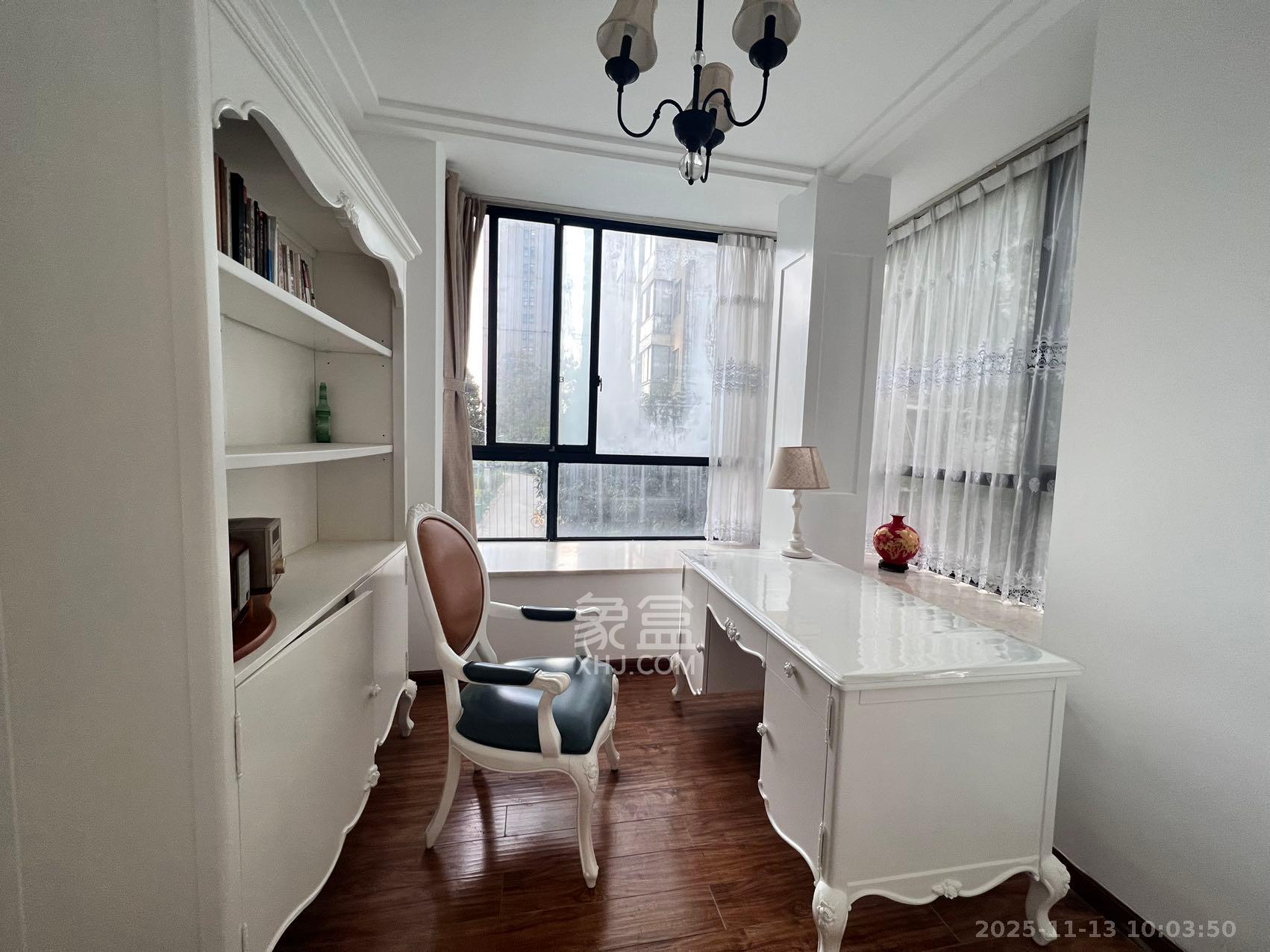 湘江世纪城咏江苑  4室2厅2卫    3000.0元/月室内图