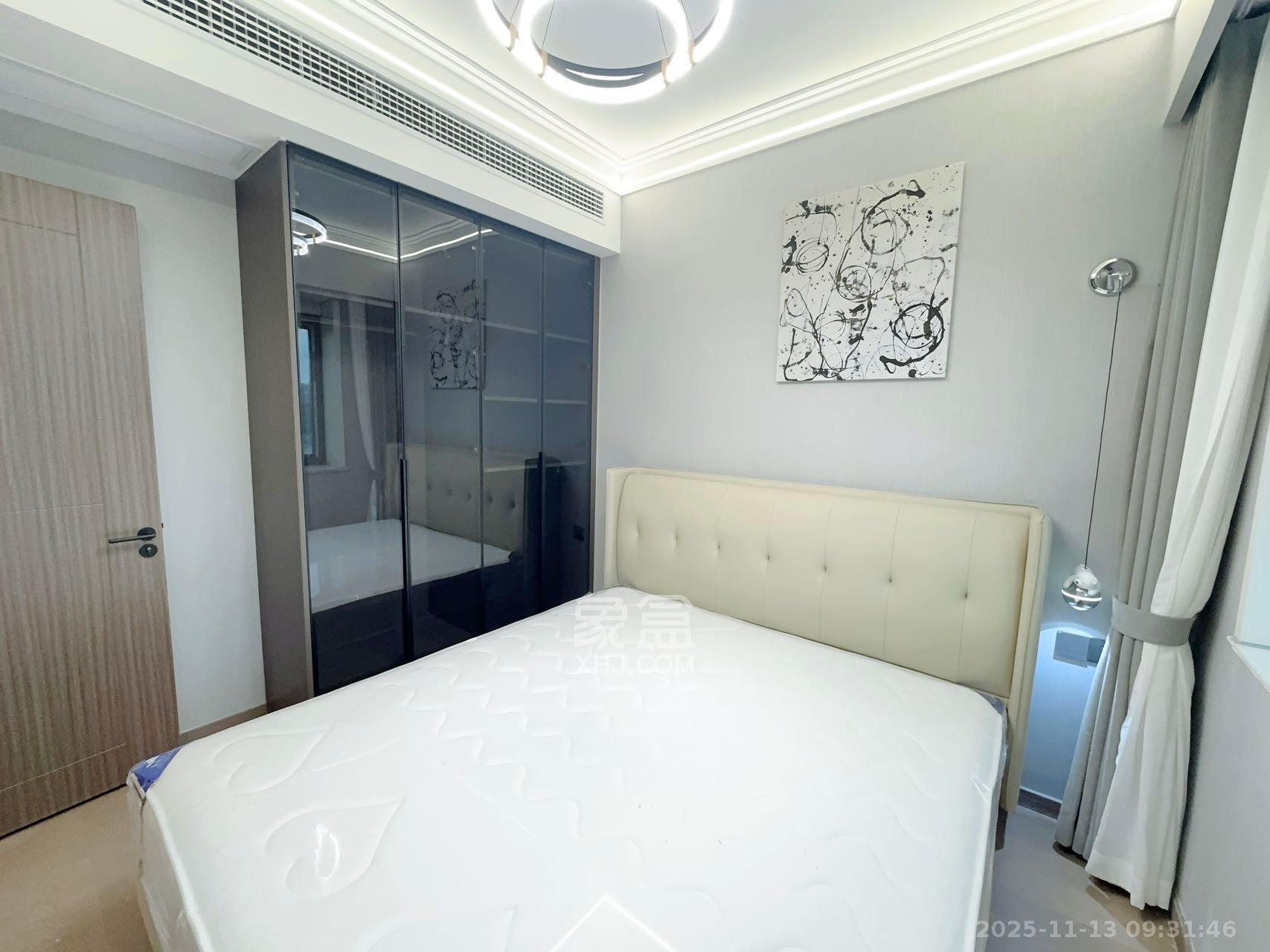 绿地V岛  4室1厅2卫    4800.0元/月室内图