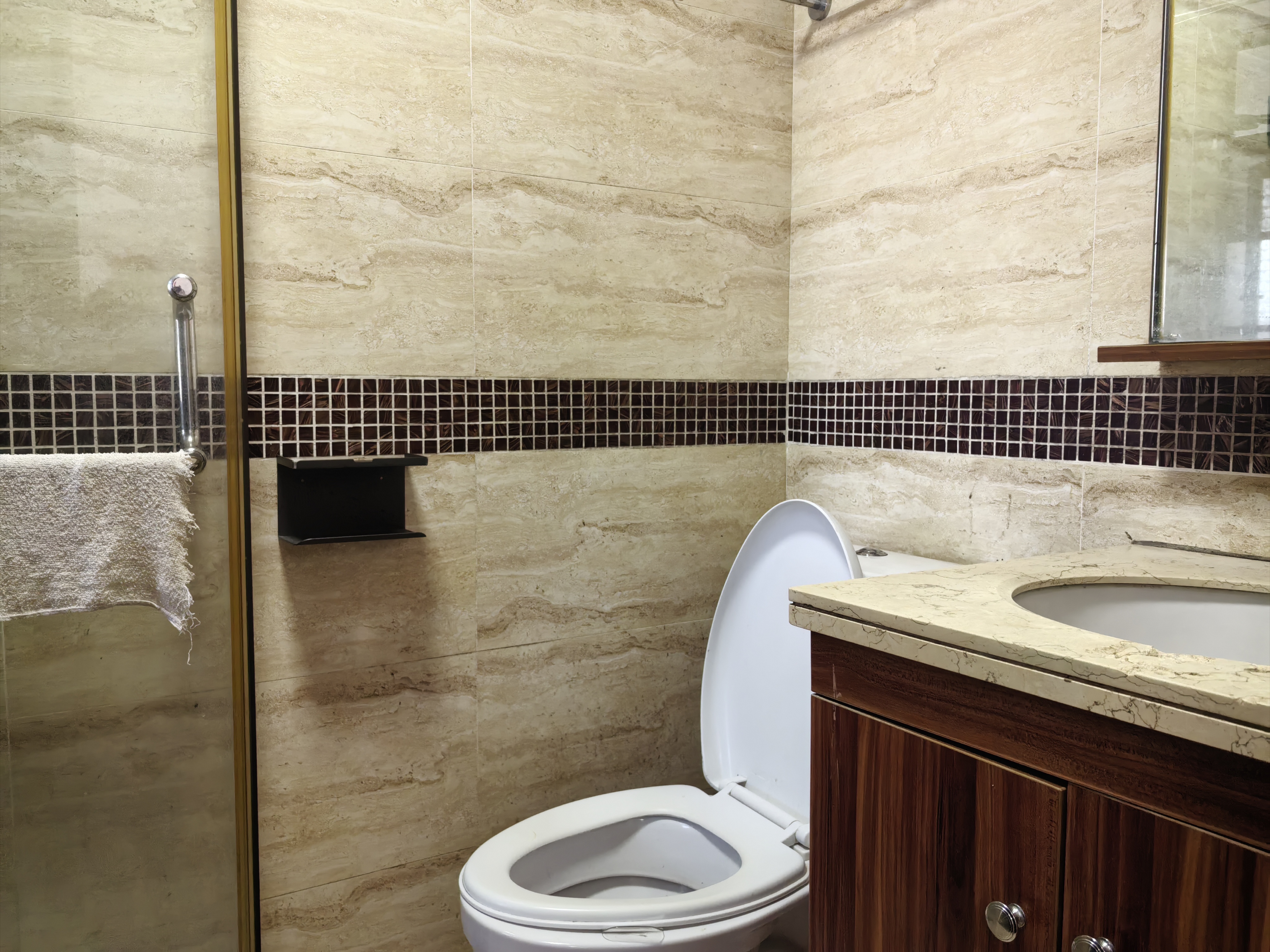 椰岛广场  1室0厅1卫    1800.0元/月室内图