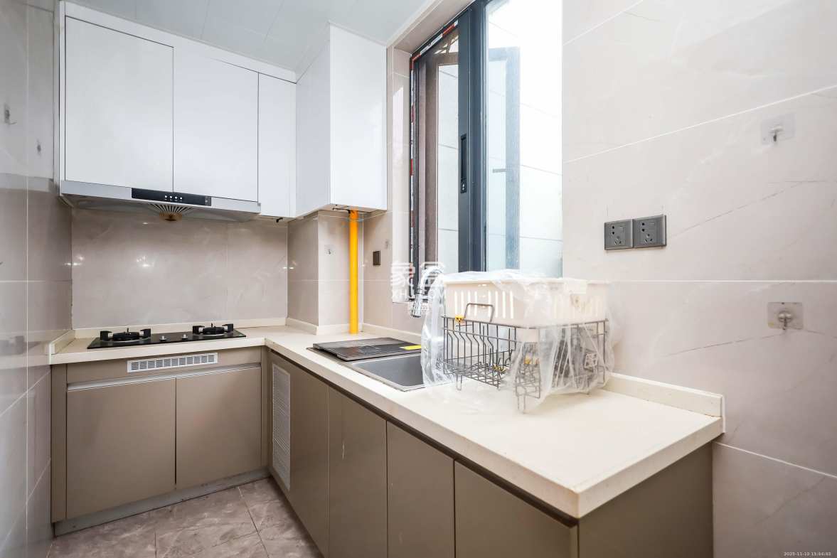 招商雍山湖 4室2厅2卫 3200.0元/月 招商雍山湖 4室2厅2卫 3200.0元/月室内图