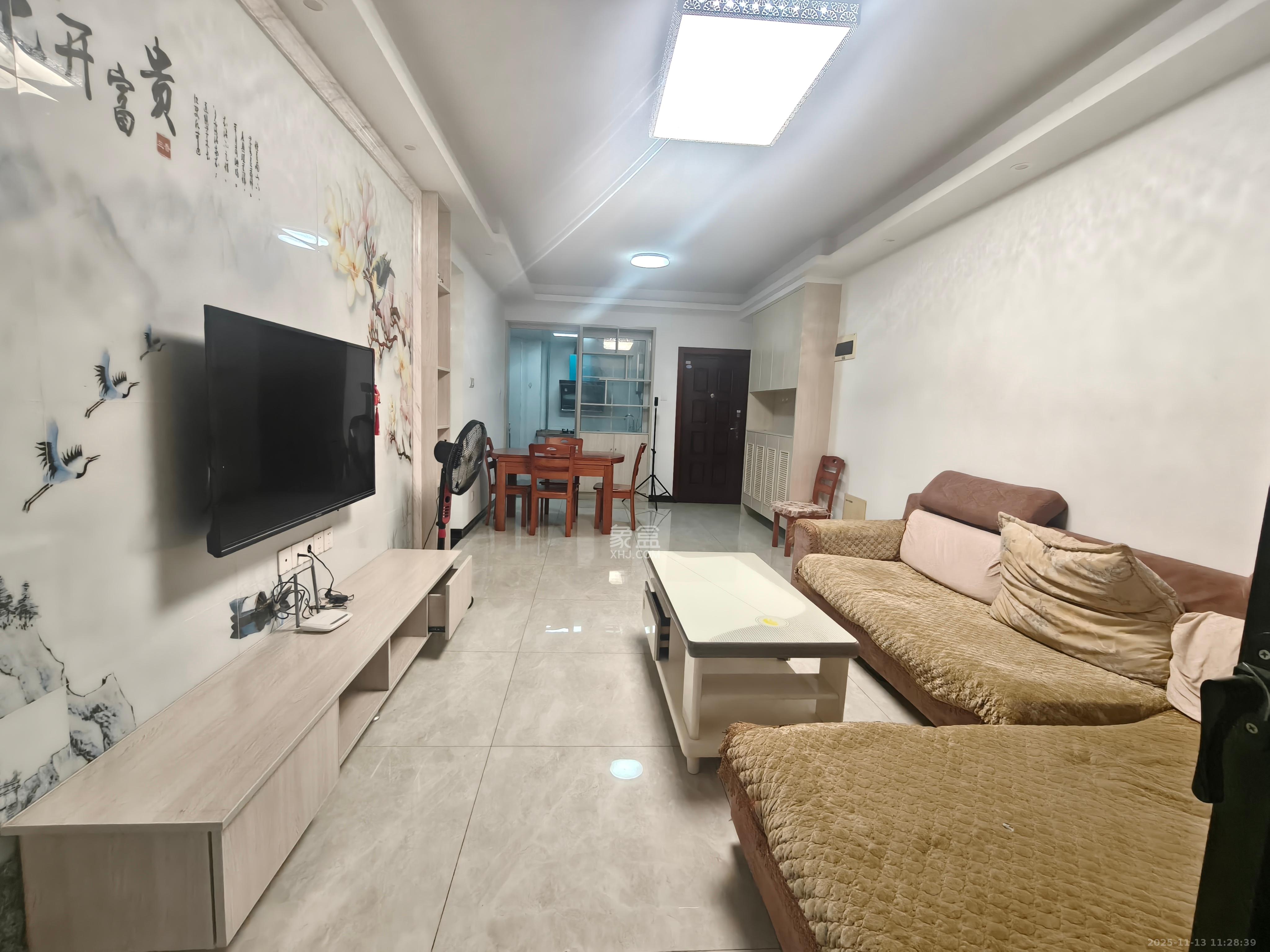 盛隆佳园 2室2厅1卫 2200.0元/月 盛隆佳园 2室2厅1卫 2200.0元/月室内图