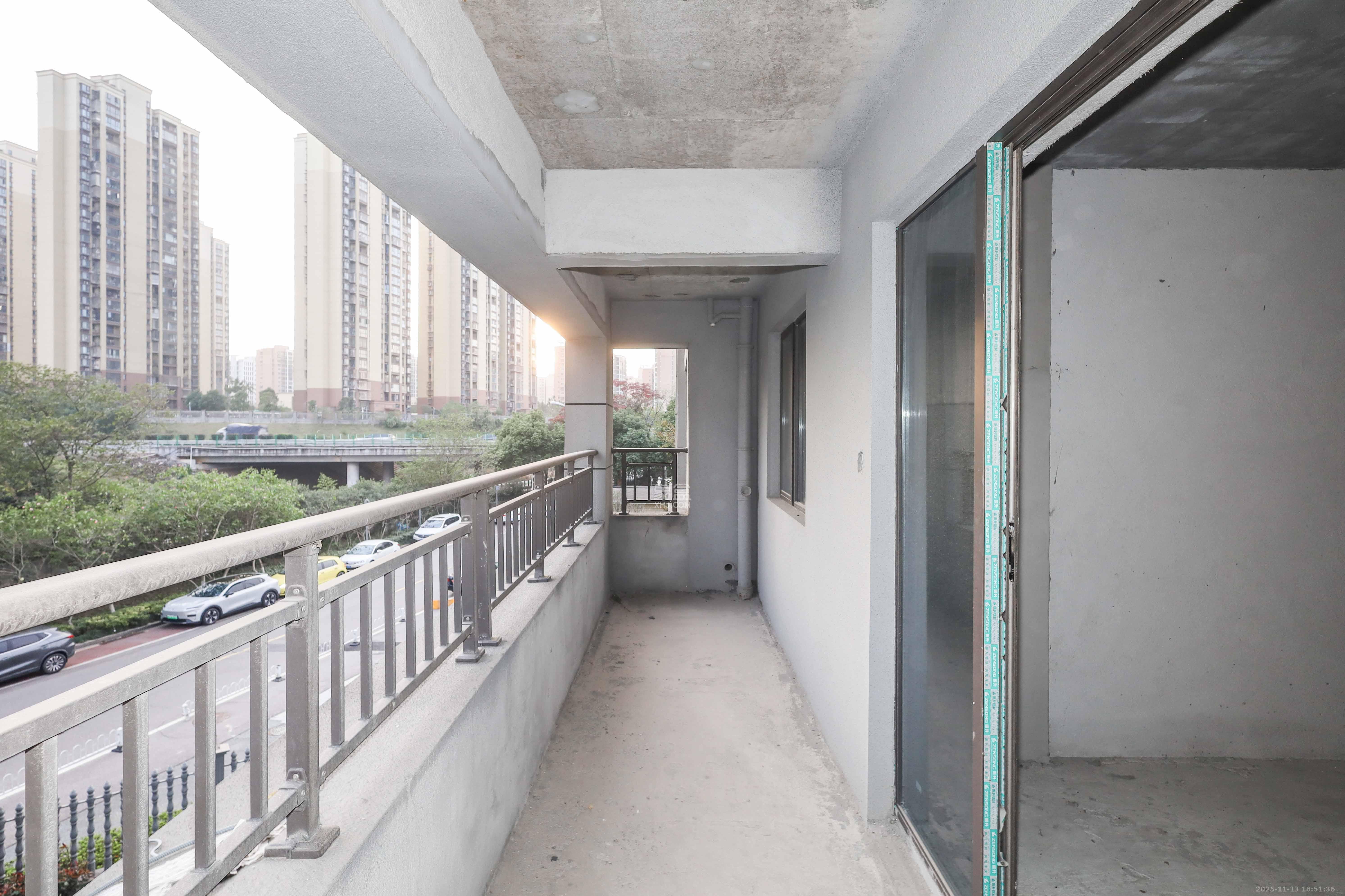 步步高梅溪新天地二期(步步高梅溪嘉苑) 4室2厅2卫 110.0万 步步高梅溪新天地二期(步步高梅溪嘉苑) 4室2厅2卫 110.0万阳台