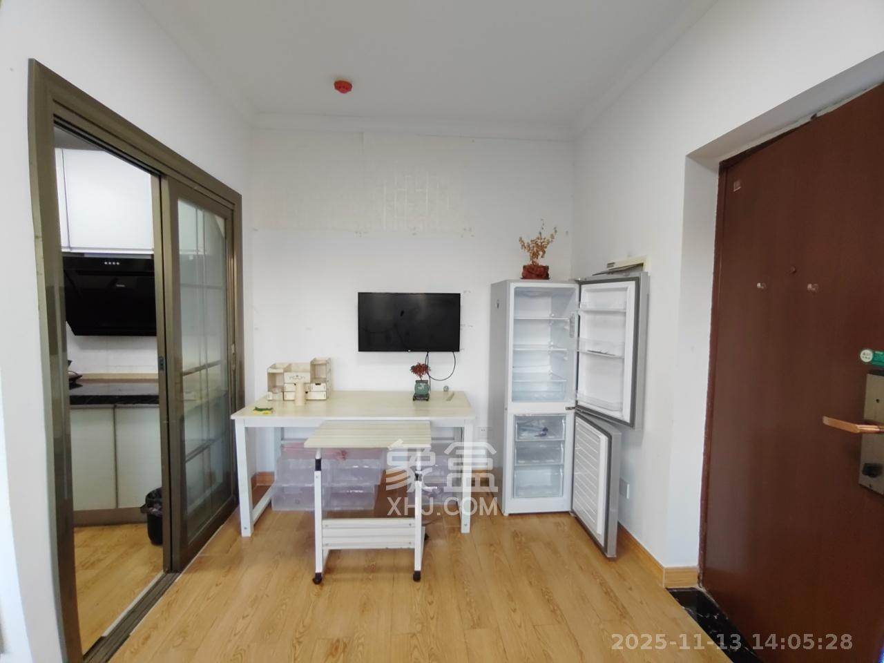 望兴景园二期（望兴西西里）  1室1厅1卫    1700.0元/月室内图