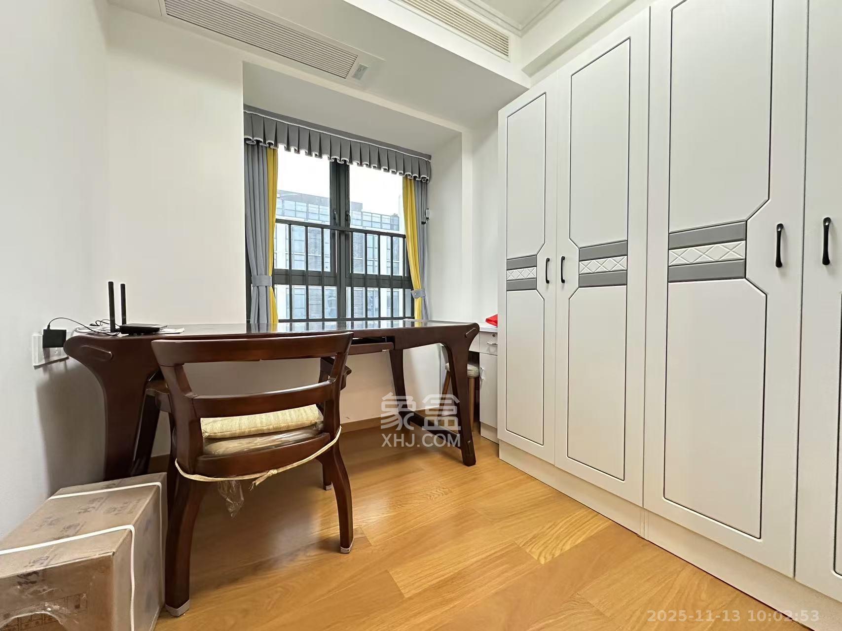 清控湖山雅居北区  3室2厅2卫    2500.0元/月室内图