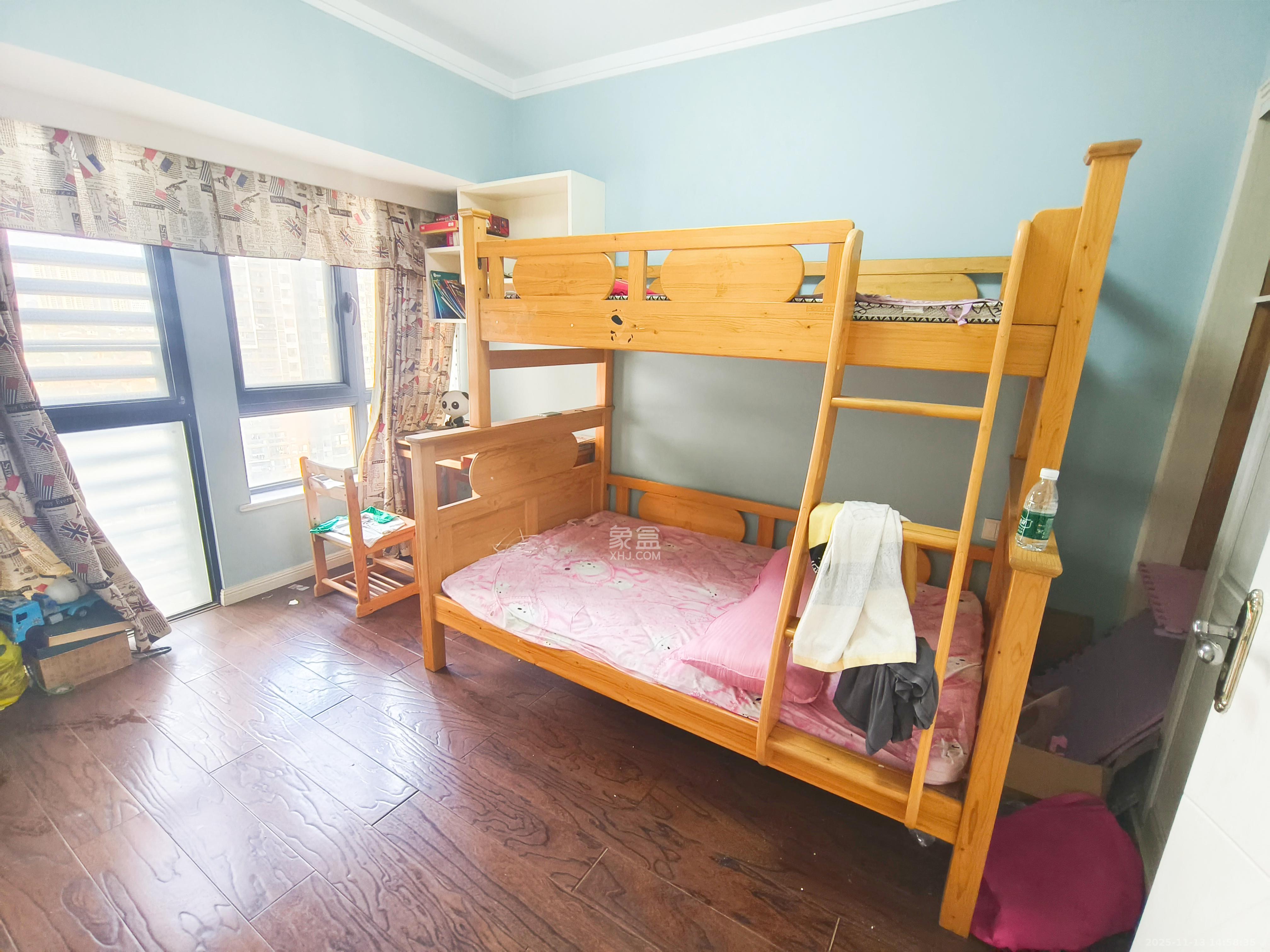 盛地尊域 4室2厅2卫 2200.0元/月 盛地尊域 4室2厅2卫 2200.0元/月室内图