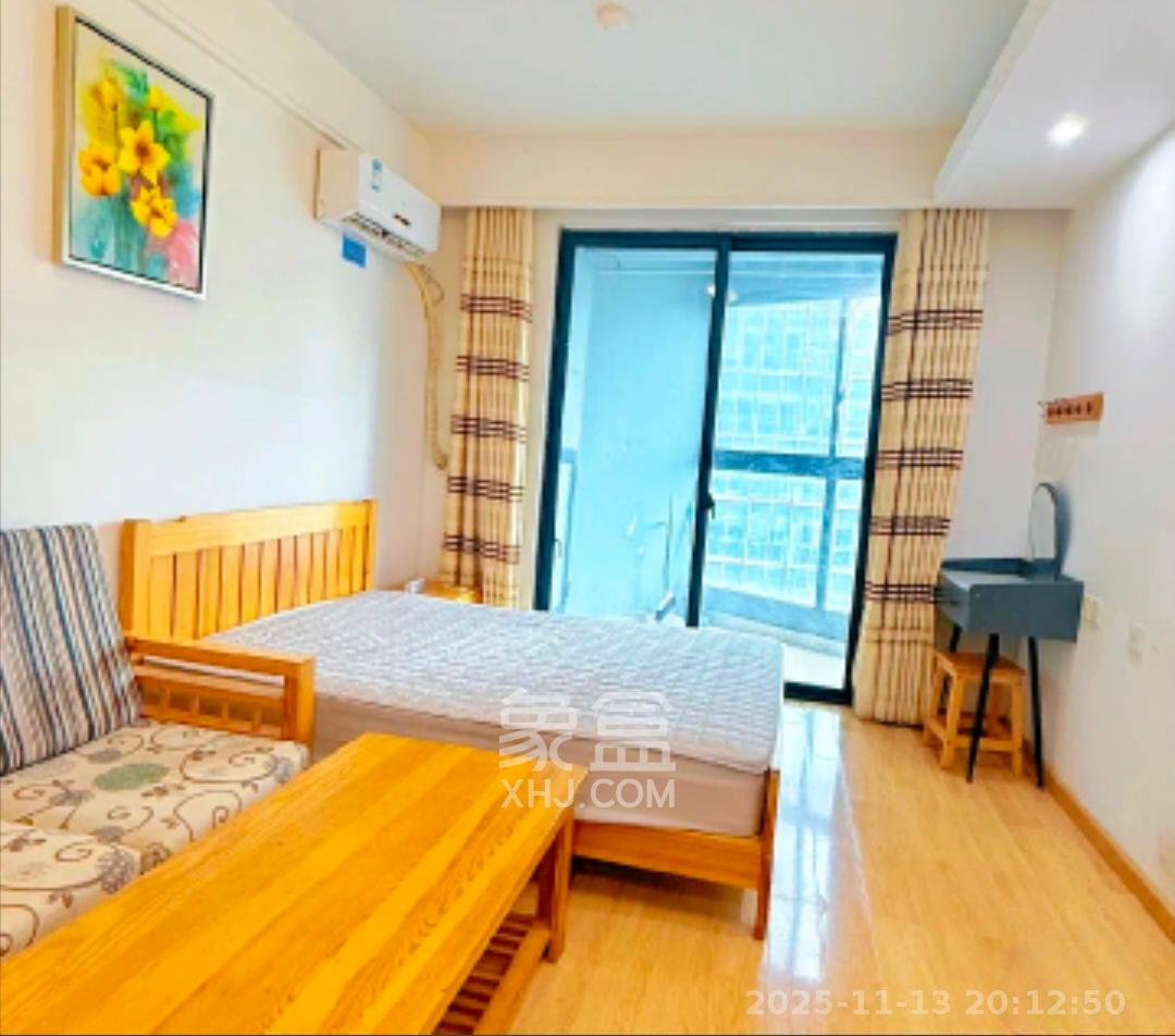 绿地中央广场  1室1厅1卫    1500.0元/月室内图