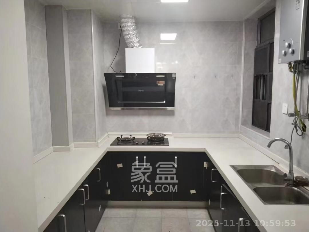 八方小区B区  3室2厅2卫    3800.0元/月室内图