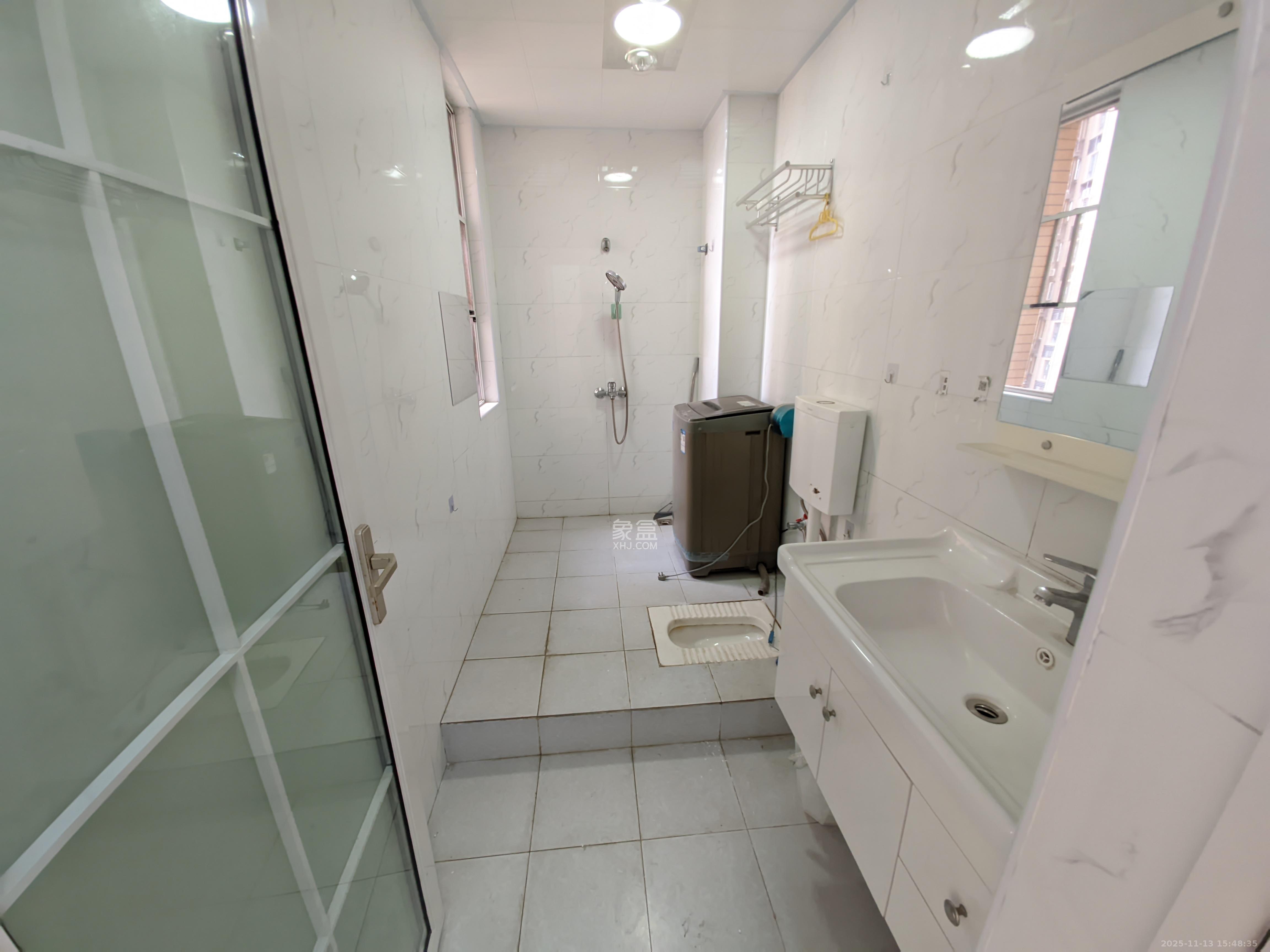 金地格林公馆  3室2厅2卫    3000.0元/月室内图