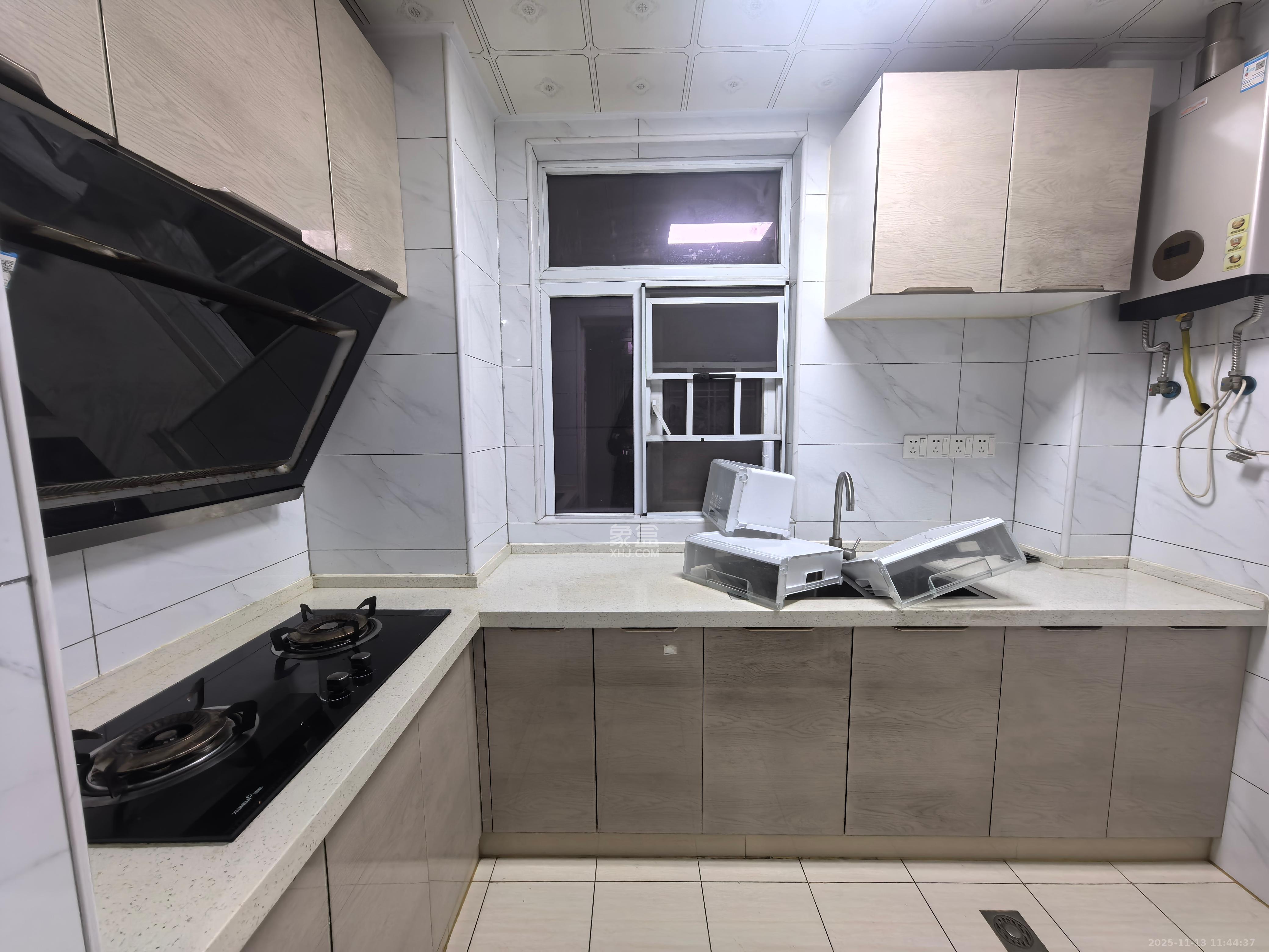 和悦城(蟠龙景苑)  3室2厅1卫    1800.0元/月室内图