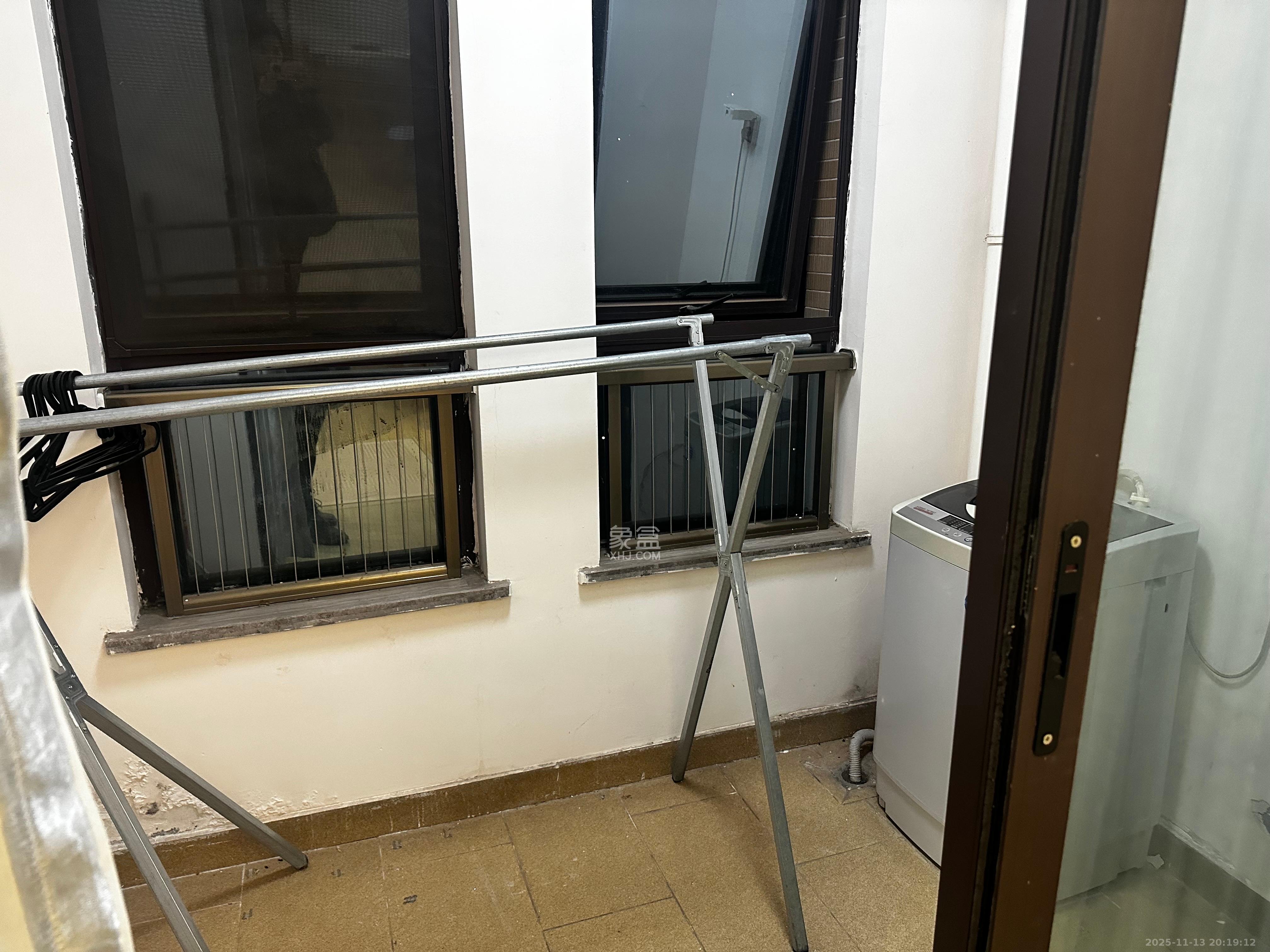 奥林匹克花园贡院三期 1室1厅1卫 1300.0元/月 奥林匹克花园贡院三期 1室1厅1卫 1300.0元/月室内图