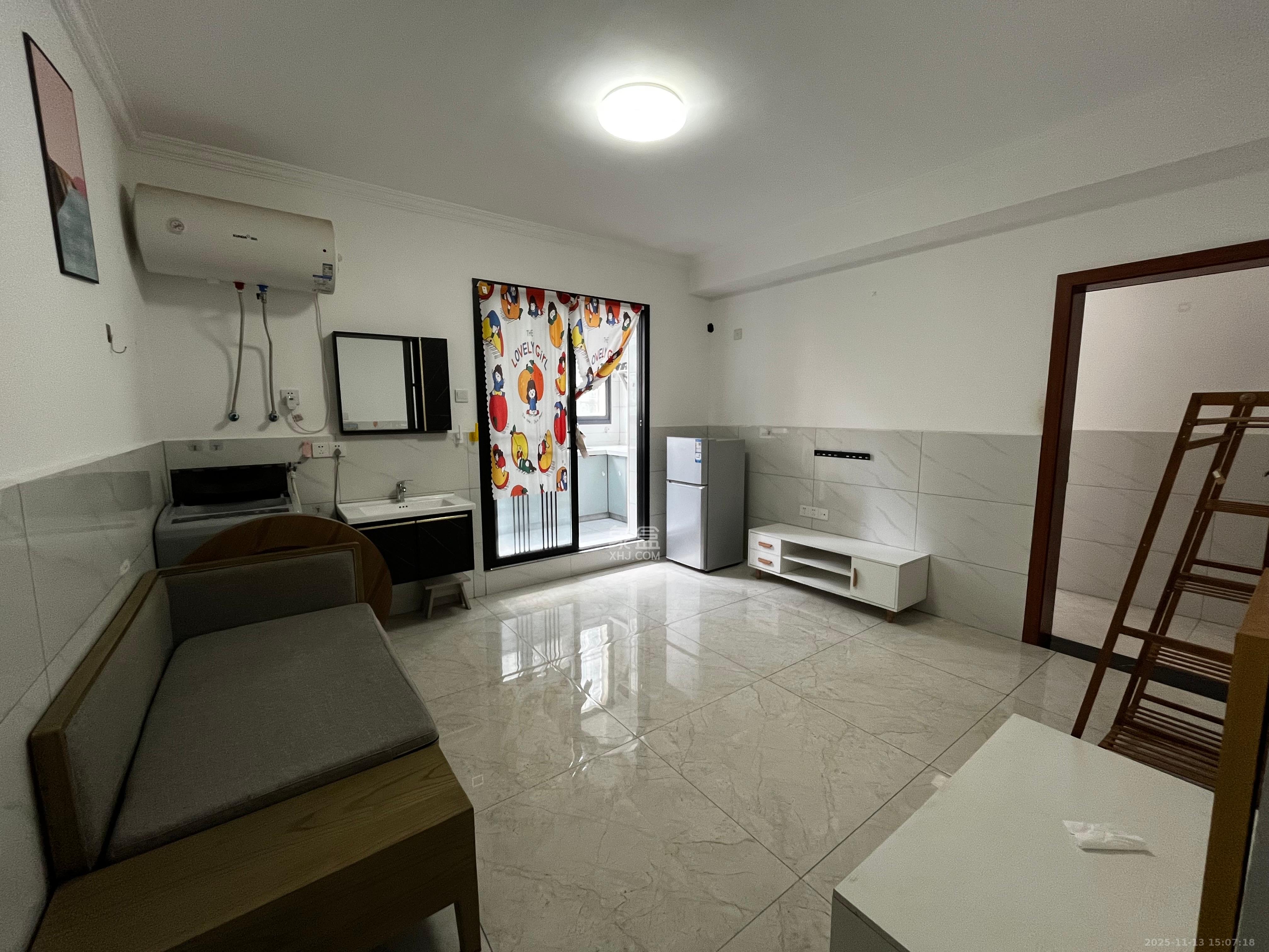 和润园一、二期  1室1厅1卫    1300.0元/月