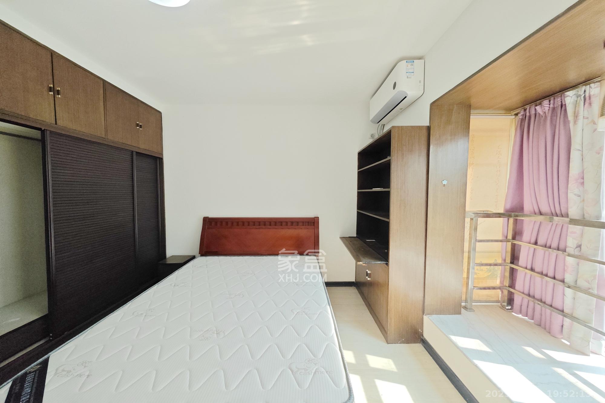 几米空间  1室1厅1卫    25.0万卧室