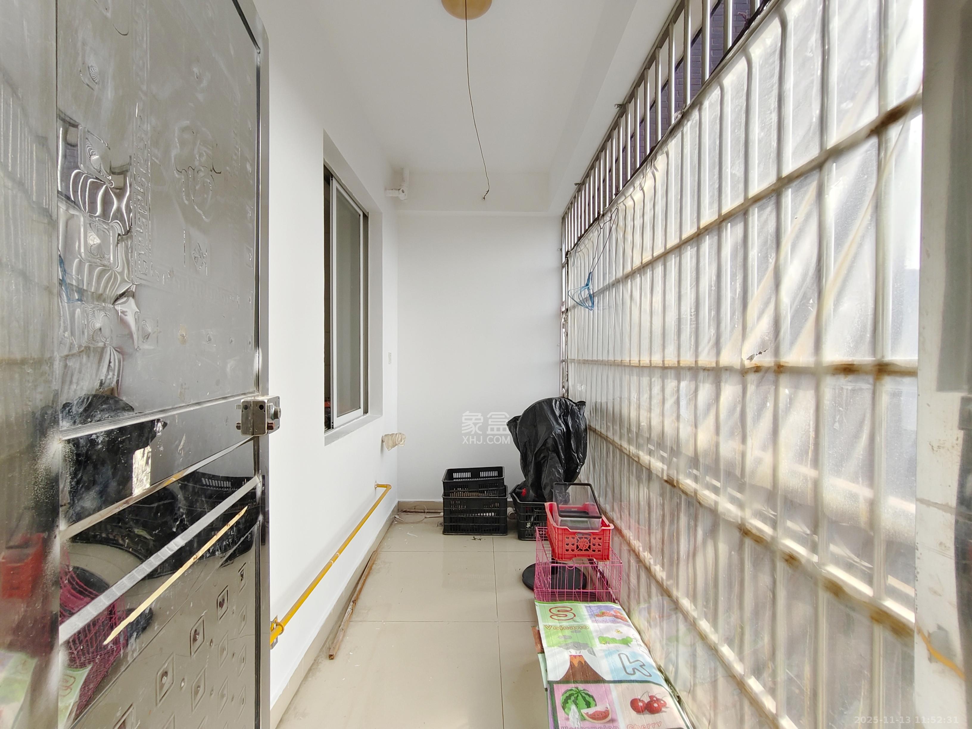 星沙商业步行街   129.94㎡      1500.0元/月室内图