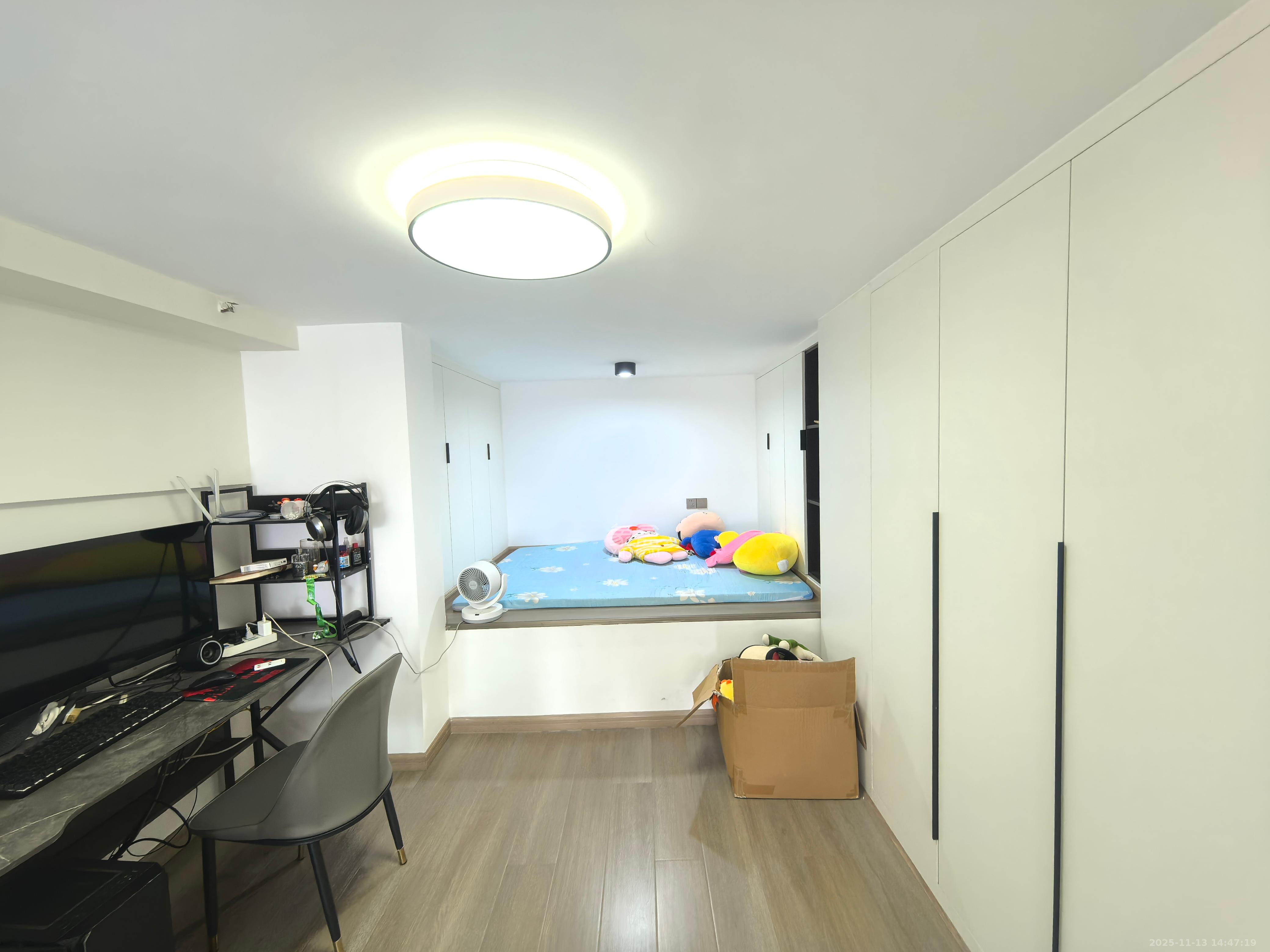 越秀悦湖台  2室1厅1卫    2500.0元/月室内图