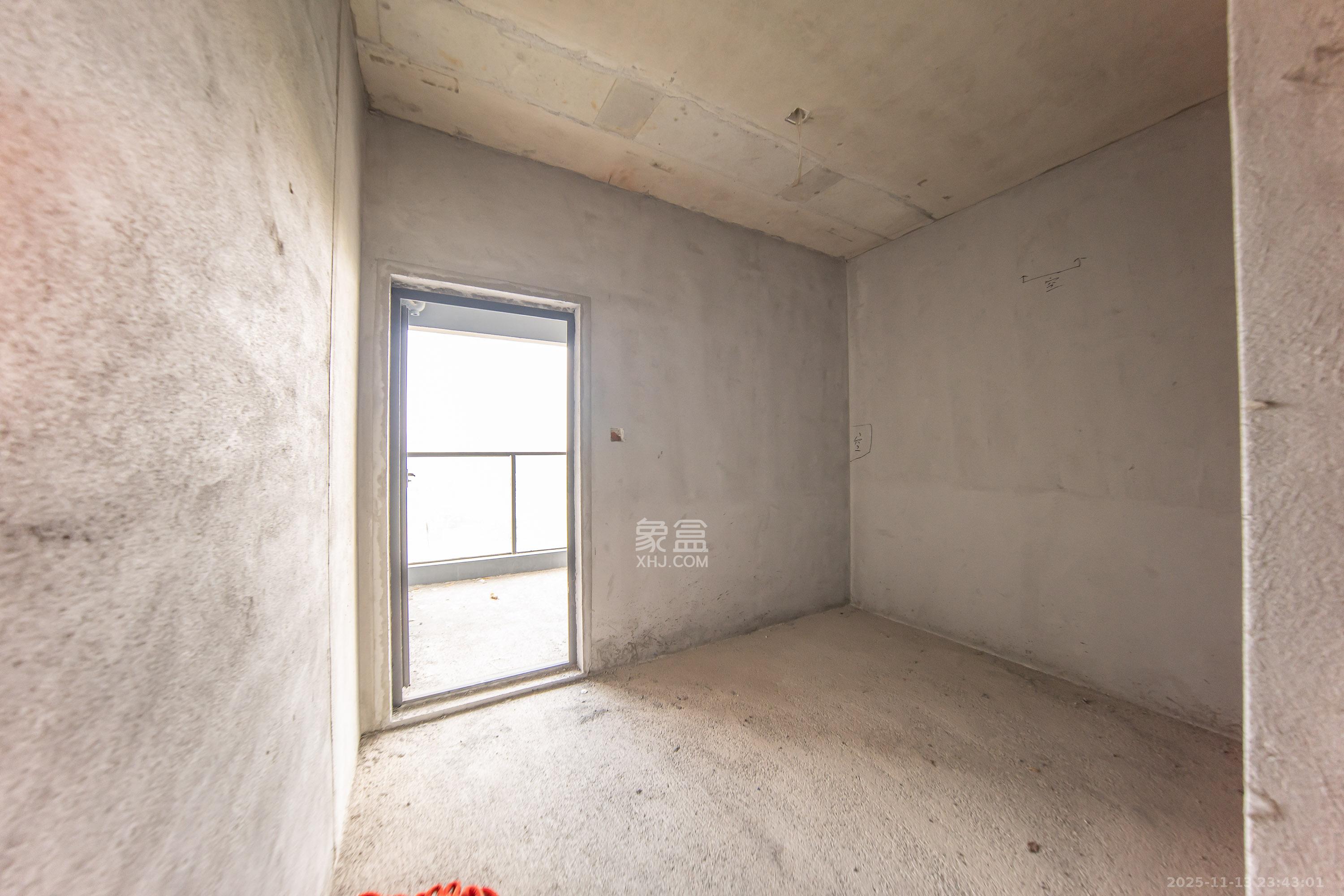 城发恒伟洋湖映2009  4室2厅1卫    248.0万卧室